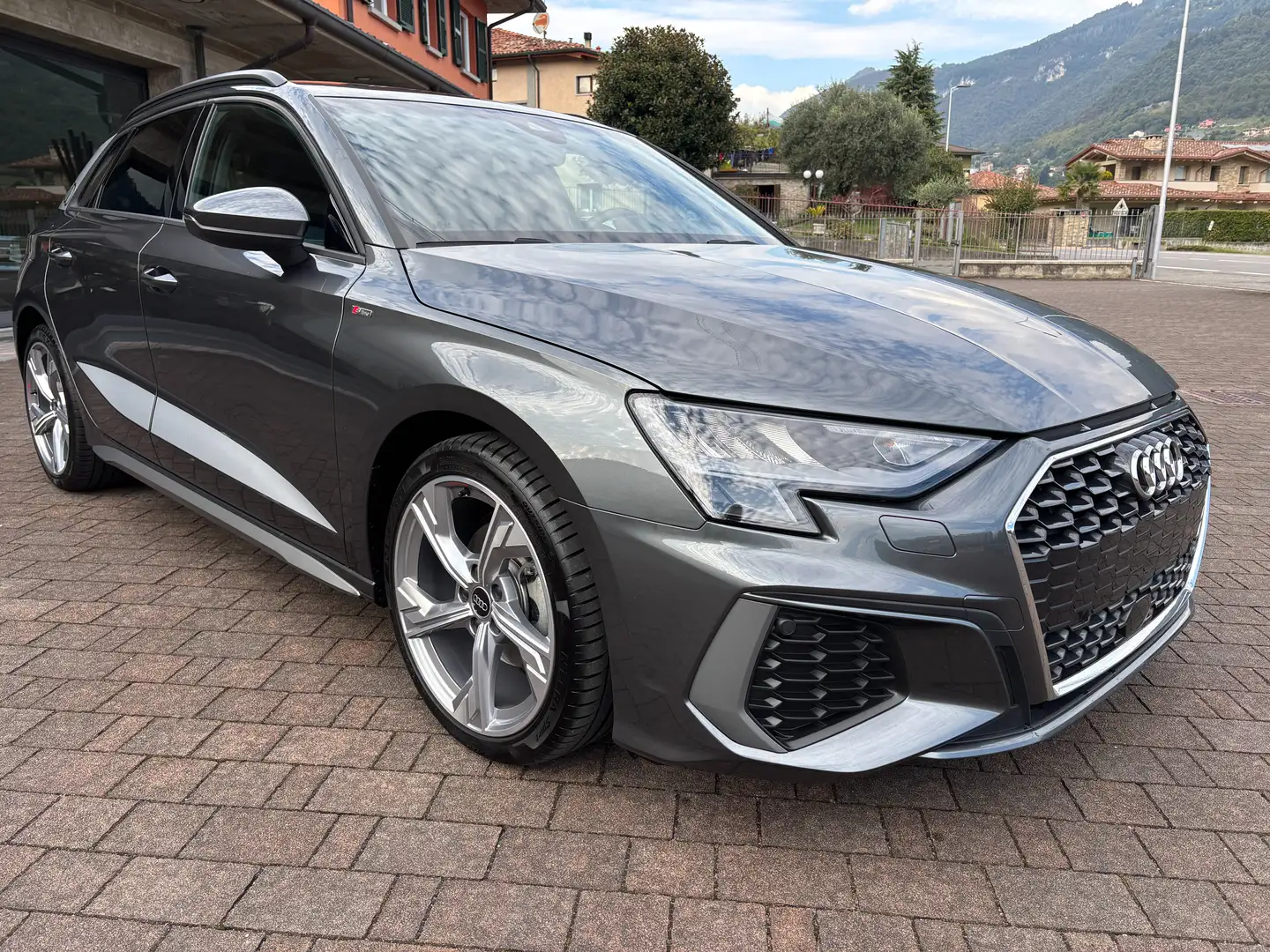 Audi A3 A3 Sportback 30 tdi S line est-int s-tronic ACC Grau - 1