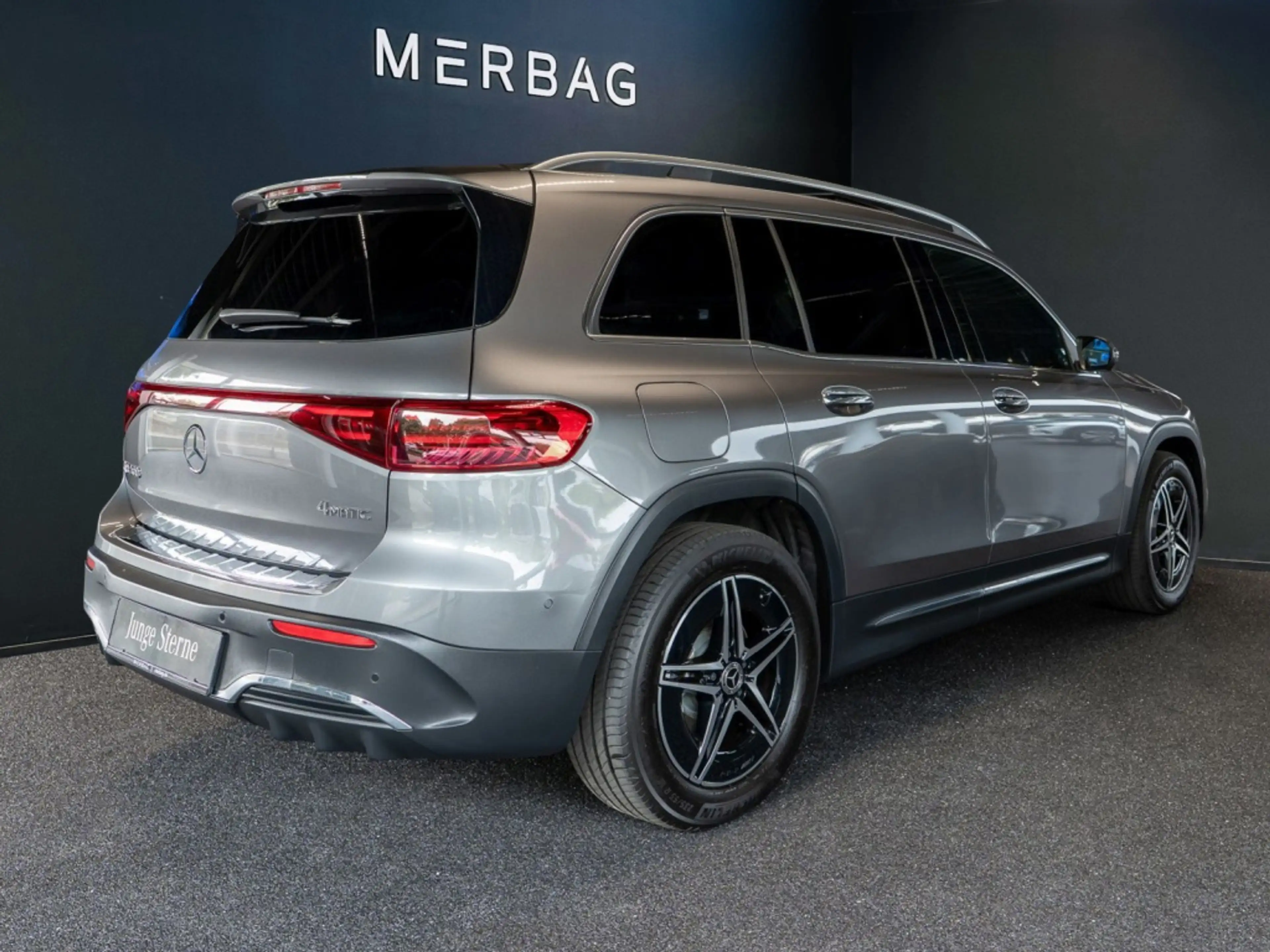 Mercedes-Benz EQB 300 4M * — photo 3