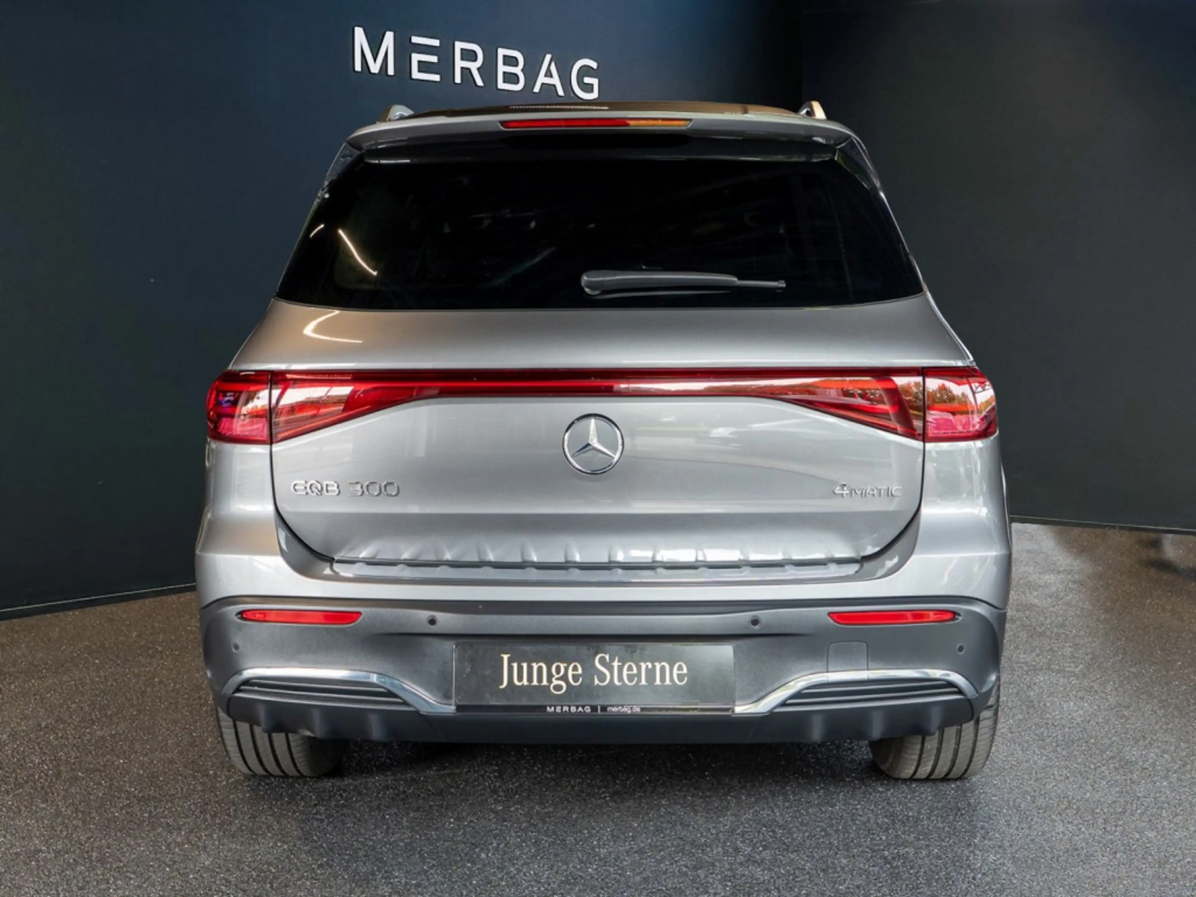 Mercedes-Benz EQB 300 4M * — photo 4