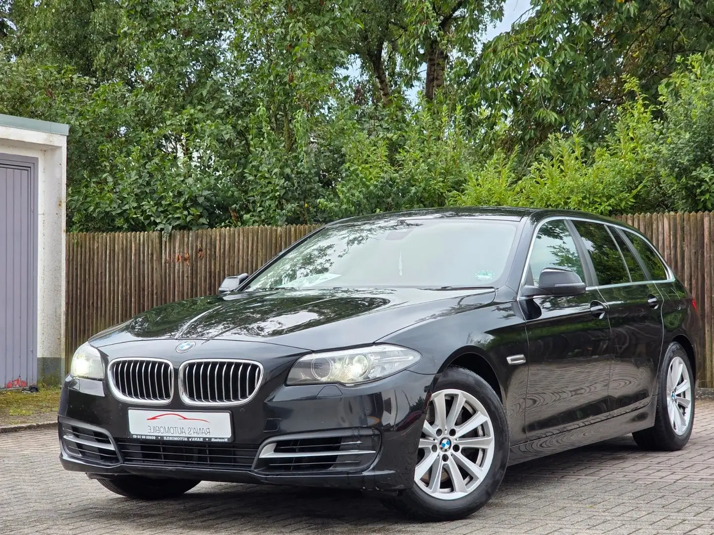 BMW 535 Baureihe 5 Touring 535 i Černá - 1