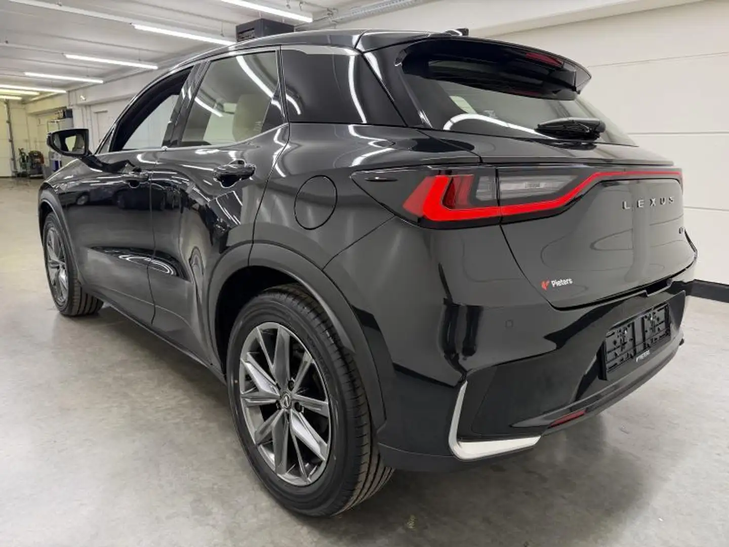 Lexus LBX Elegant + Executive Pack Schwarz - 2