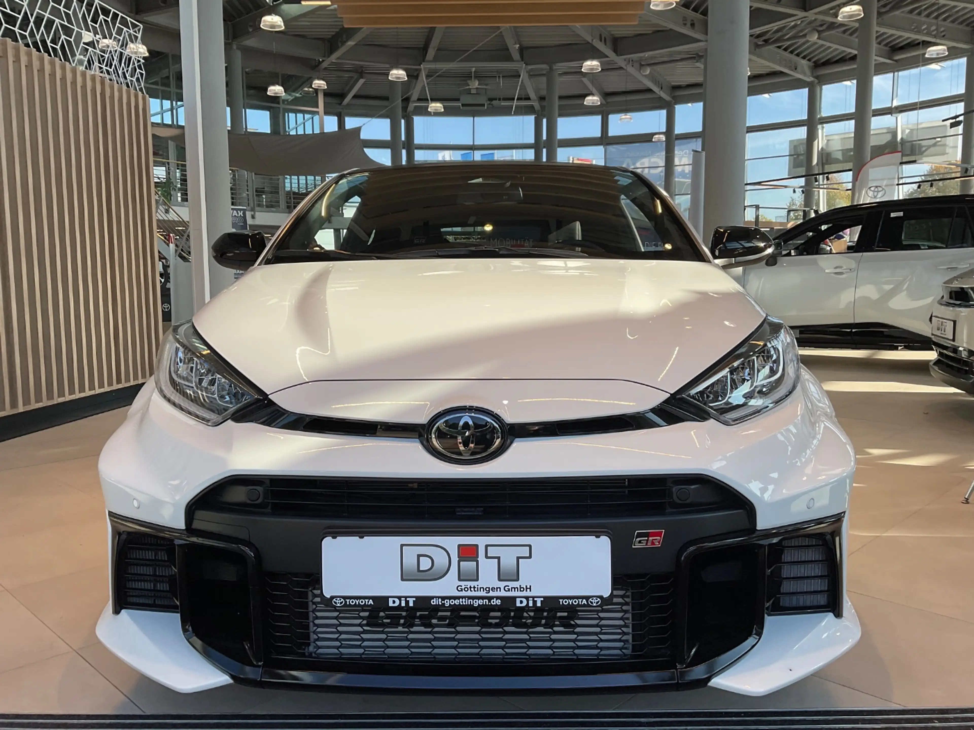 Toyota Yaris 1.6 Turbo GR ACC+LED+SHZ+2xKlima+Kam.+AUT — photo 3