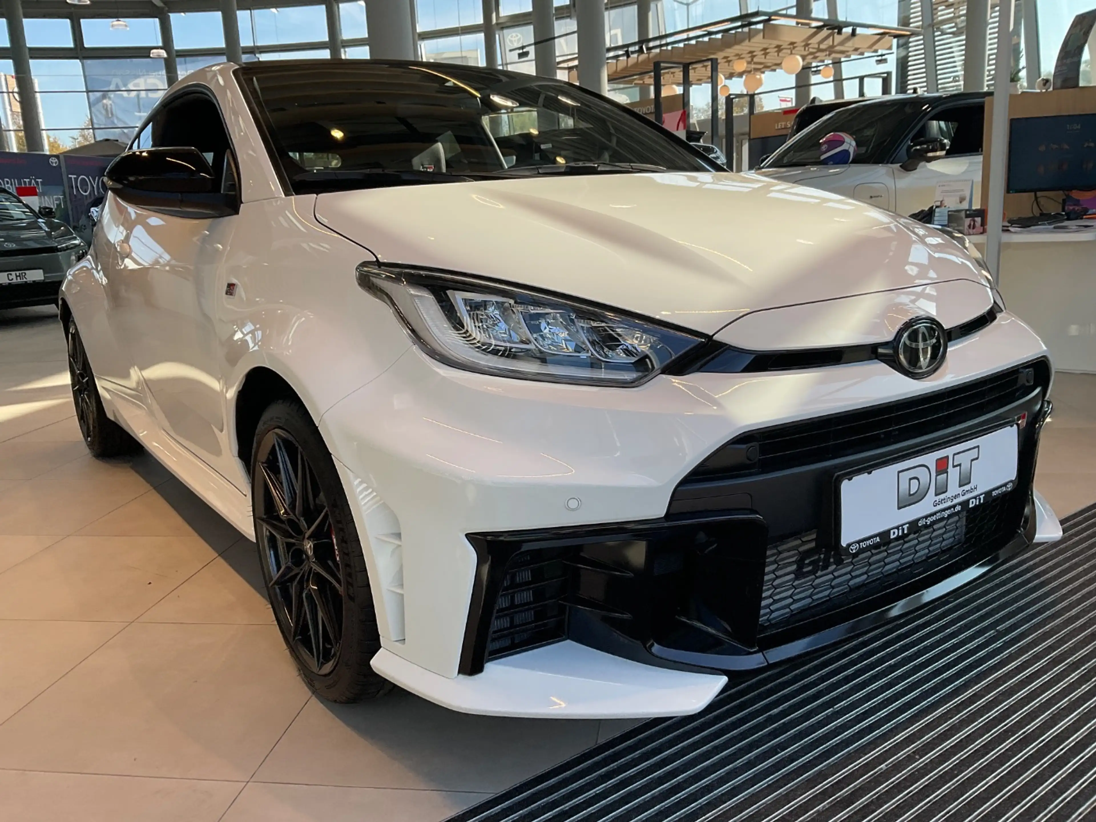 Toyota Yaris 1.6 Turbo GR ACC+LED+SHZ+2xKlima+Kam.+AUT — photo 4