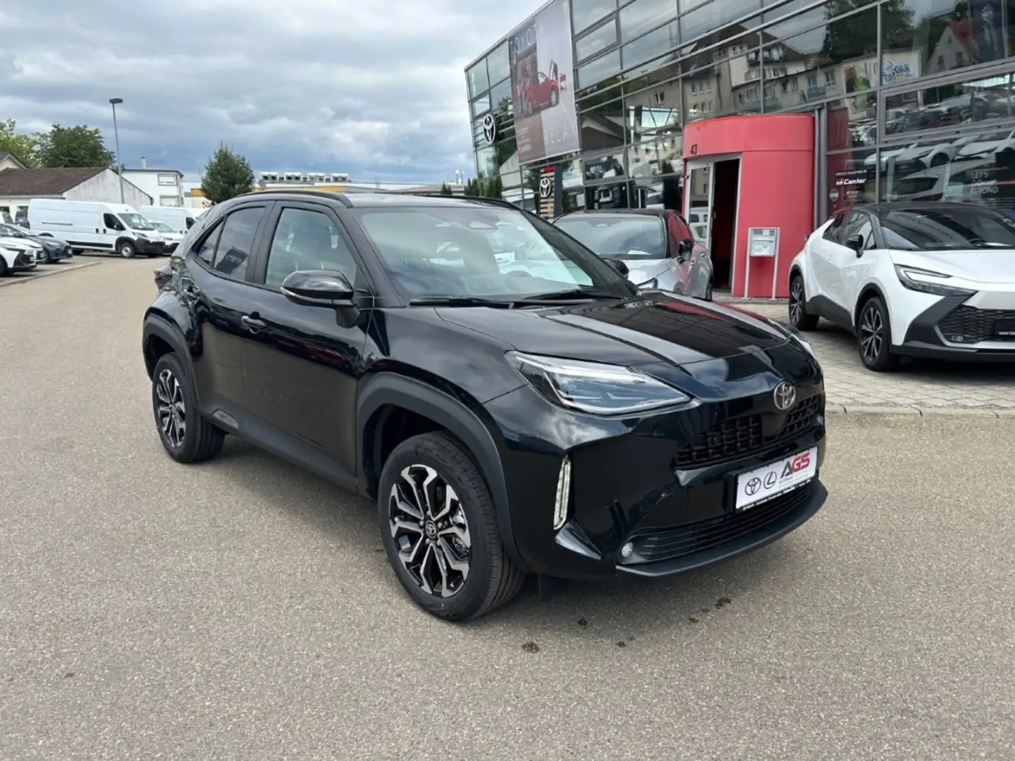 Toyota Yaris Cross 1,5l Teamplayer 4x2 Hybrid Safety + Winter Noir - 2