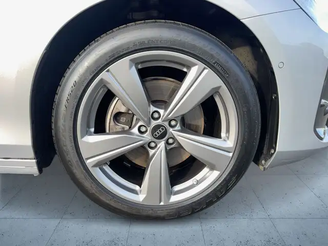 Audi A6 view 8