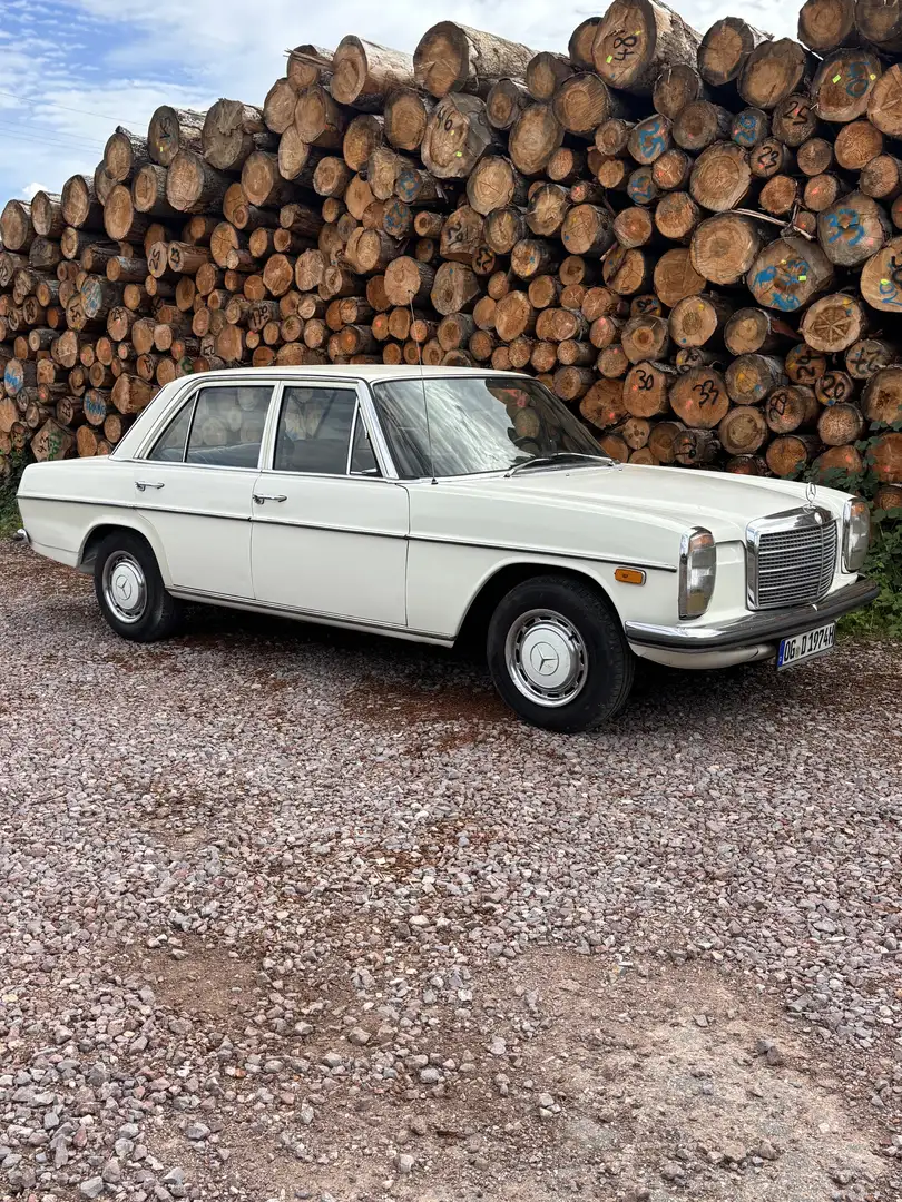Mercedes-Benz W 114/115 Strich-Acht 240d - 1