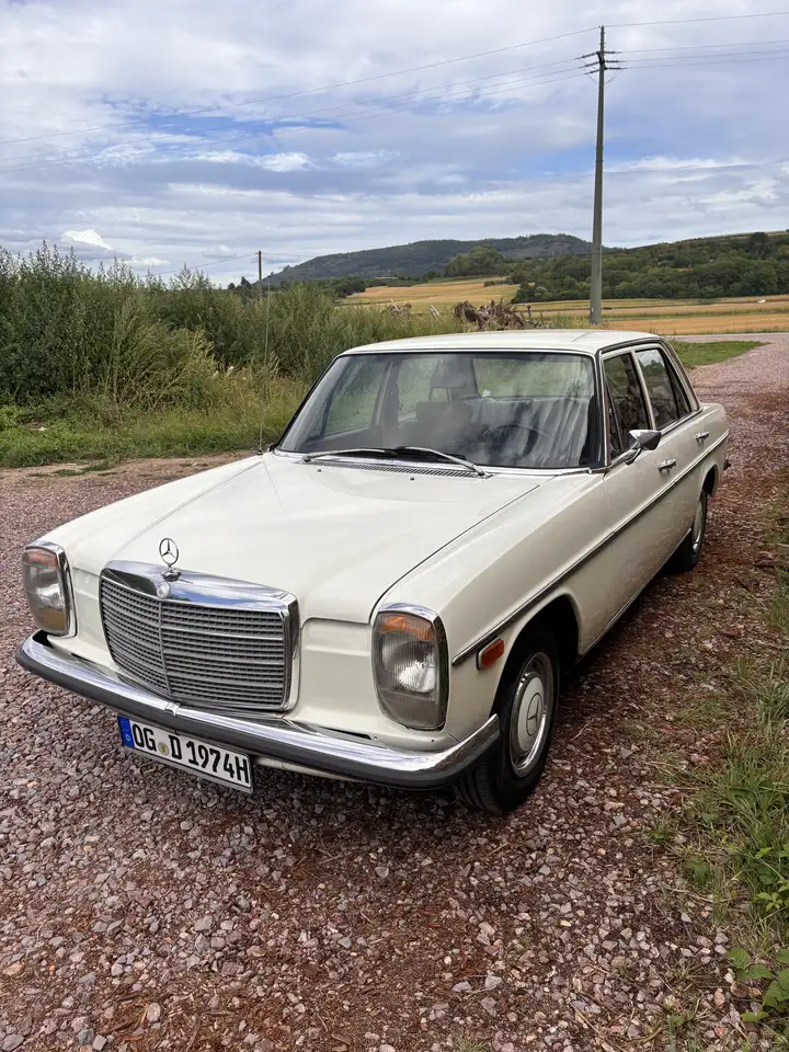 Mercedes-Benz W 114/115 Strich-Acht 240d, foto 3