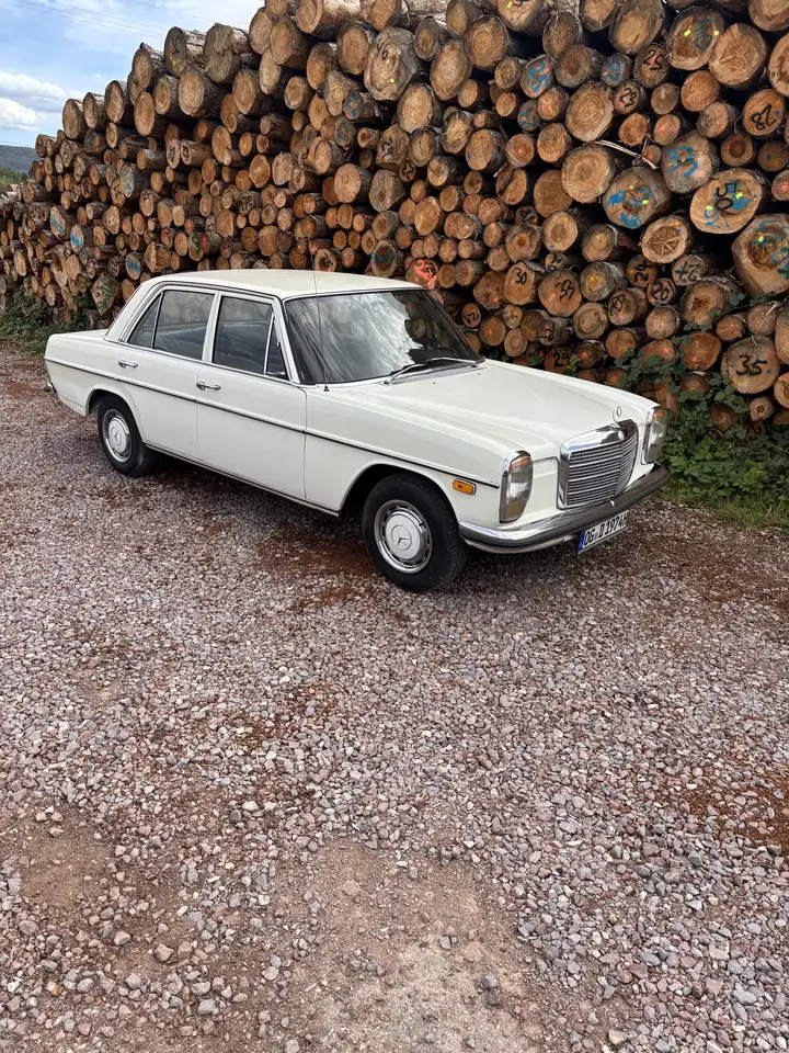 Mercedes-Benz W 114/115 Strich-Acht 240d, foto 9