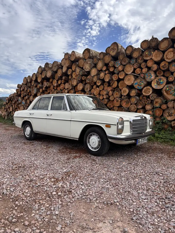 Mercedes-Benz W 114/115 Strich-Acht 240d, foto 8