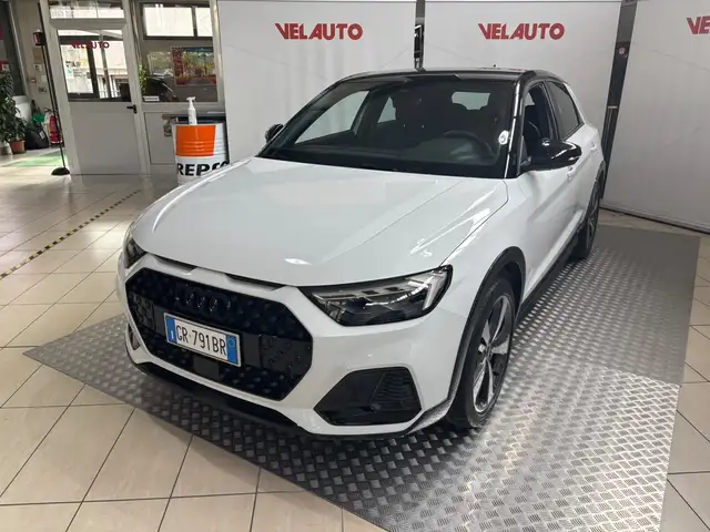 Audi A1 A1 allstreet 35 TFSI S tronic Identity Contrast