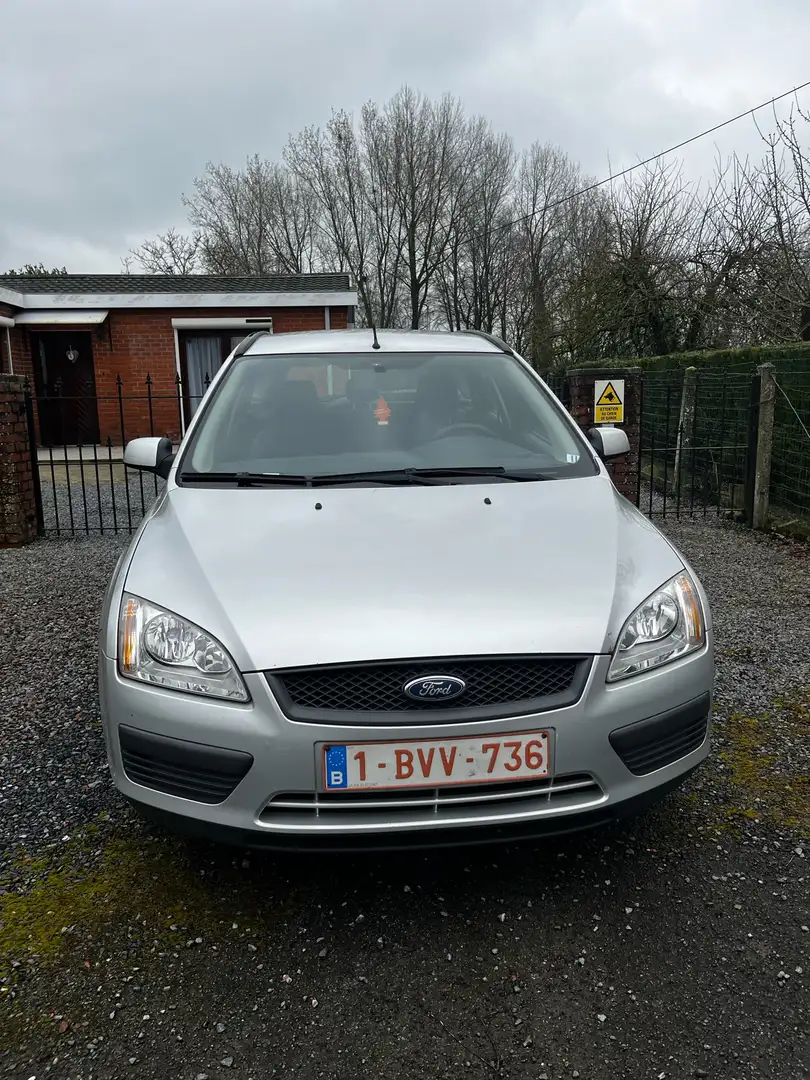 Ford Focus 1.8 Turbo TDCi Ambiente Gris - 1