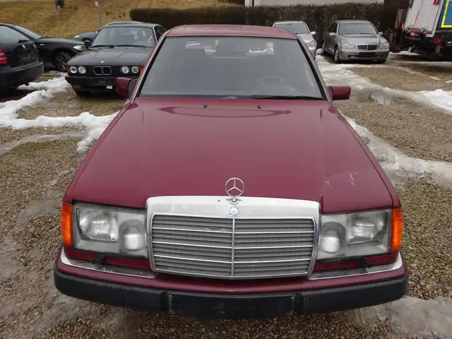 Mercedes-Benz E 220 /2. Hand