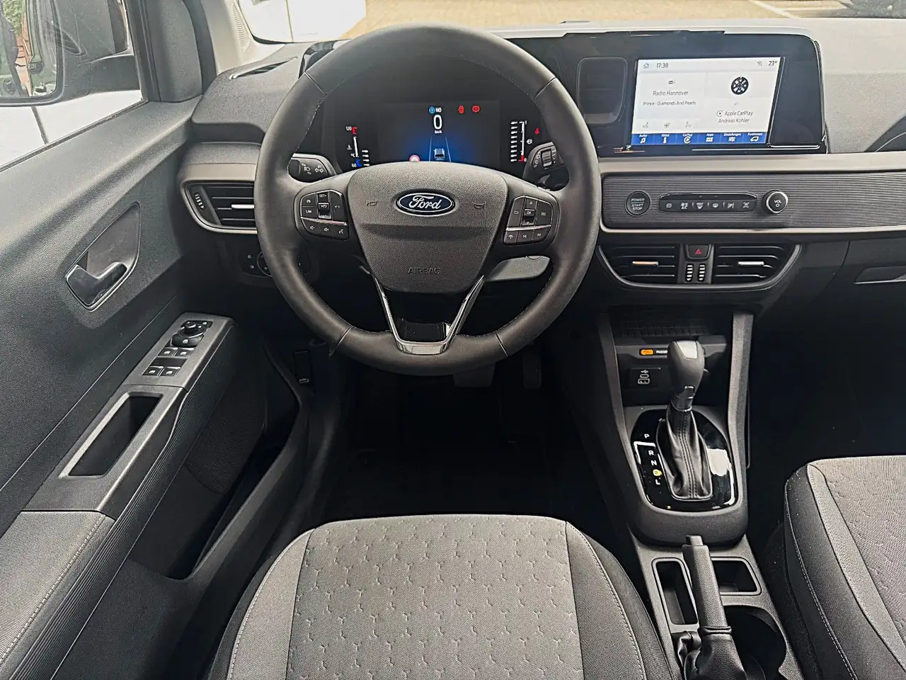 Ford Tourneo Courier 2026 — фото 12