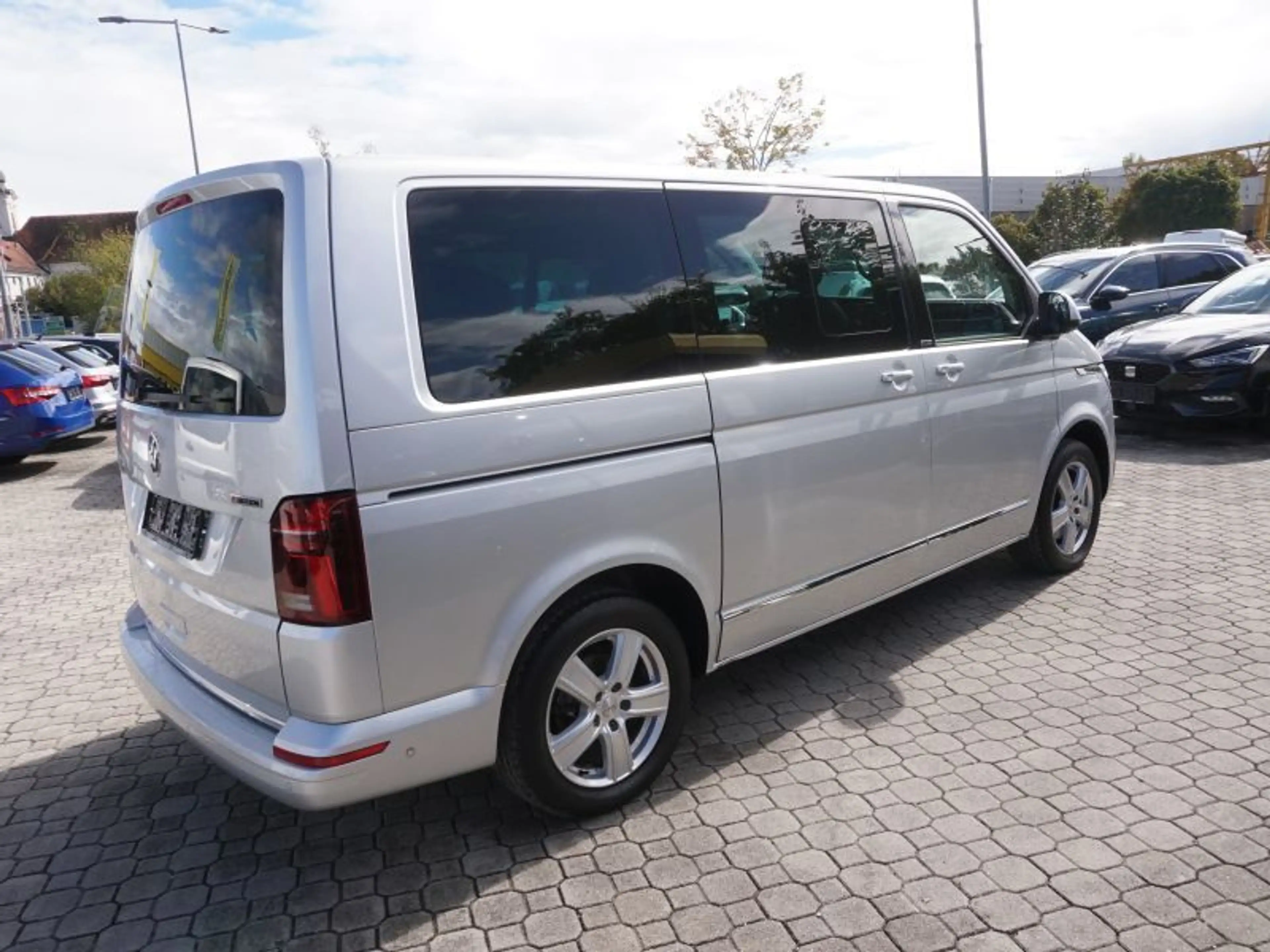 Volkswagen T6.1 Multivan Cruise 2,0 TDI 4Motion DSG *VIRTUAL+STHZG+LED* — photo 4