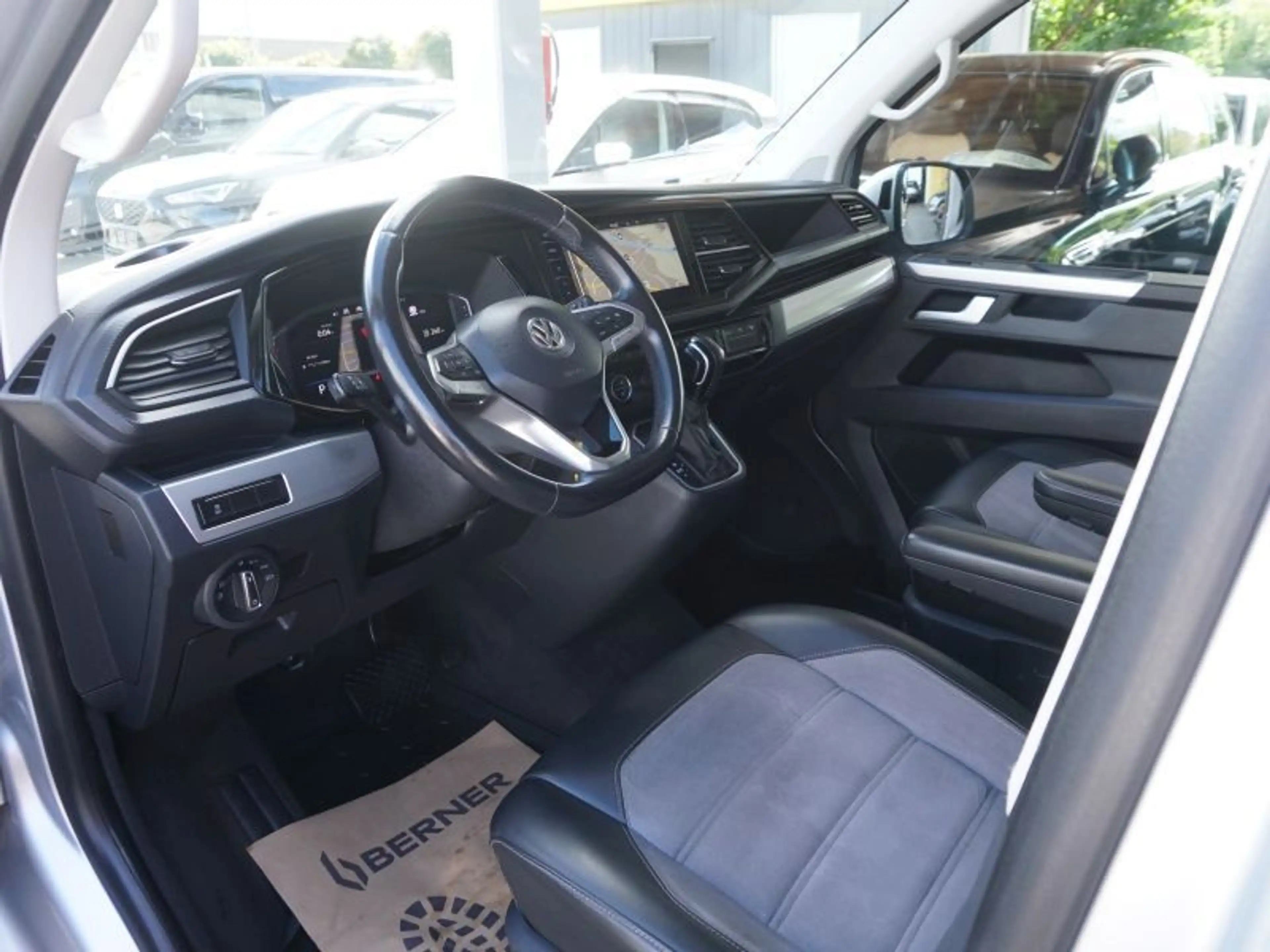 Volkswagen T6.1 Multivan Cruise 2,0 TDI 4Motion DSG *VIRTUAL+STHZG+LED* — photo 7