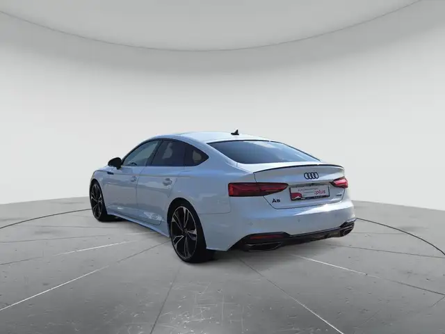 Audi A5 view 3