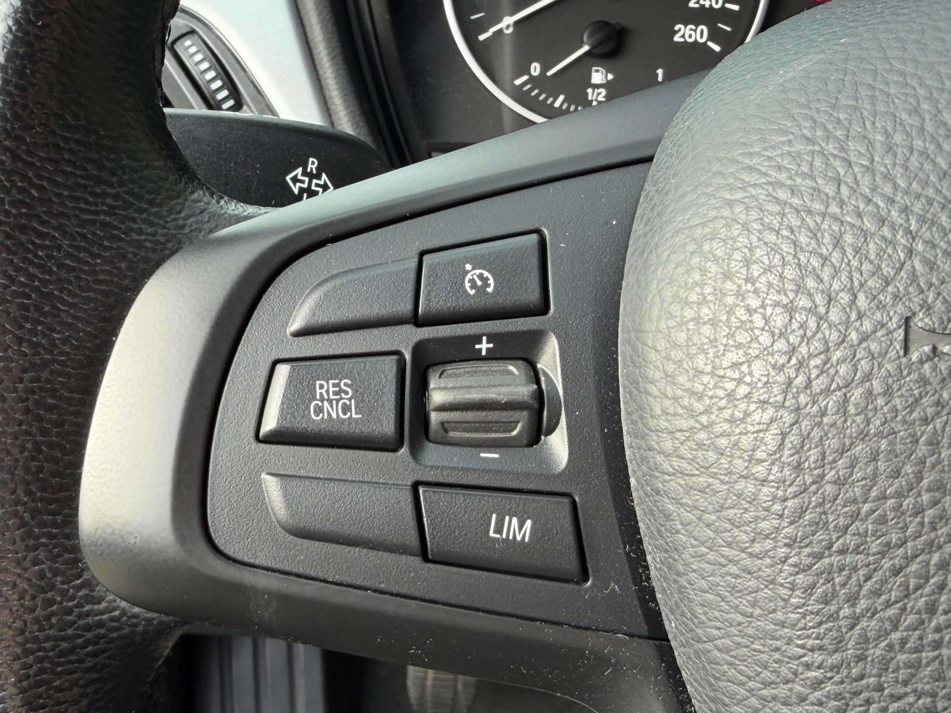 BMW X1 sDrive 18i Advantage LED PDC Sportsitze 1.Hd — photo 15
