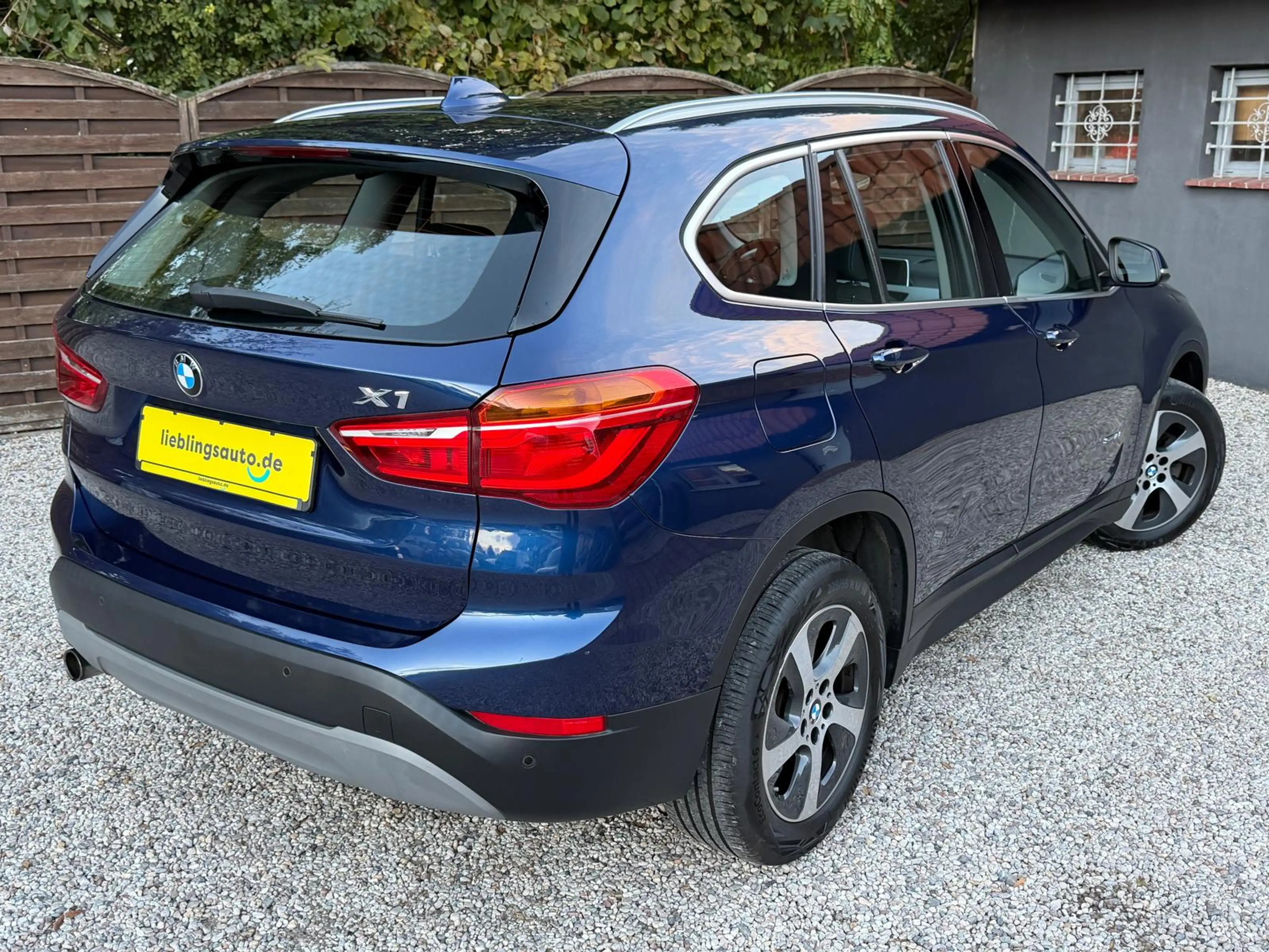 BMW X1 sDrive 18i Advantage LED PDC Sportsitze 1.Hd — photo 3