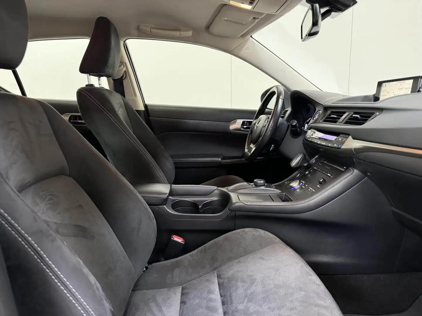Lexus CT 200h 1.8 Hybrid Autom. - GPS - Airco - Topstaat! Gris - 2
