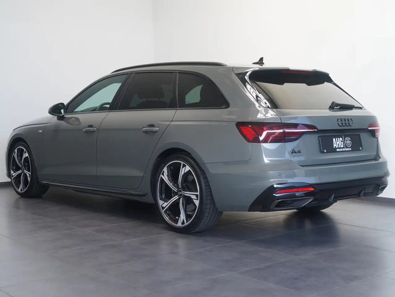 Audi A4 Avant 35 TDI S line Competition Edition AHK 3