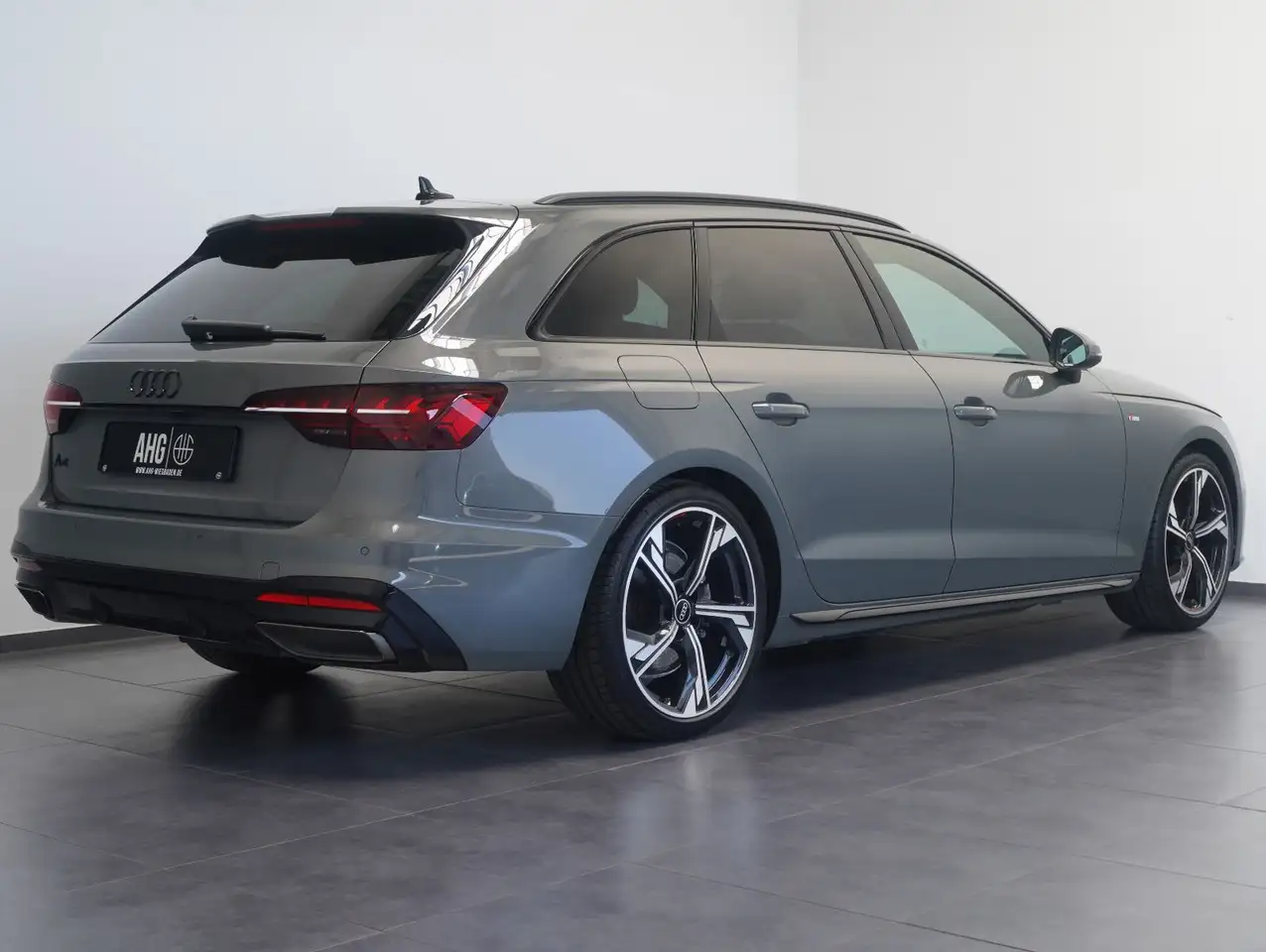 Audi A4 Avant 35 TDI S line Competition Edition AHK 4