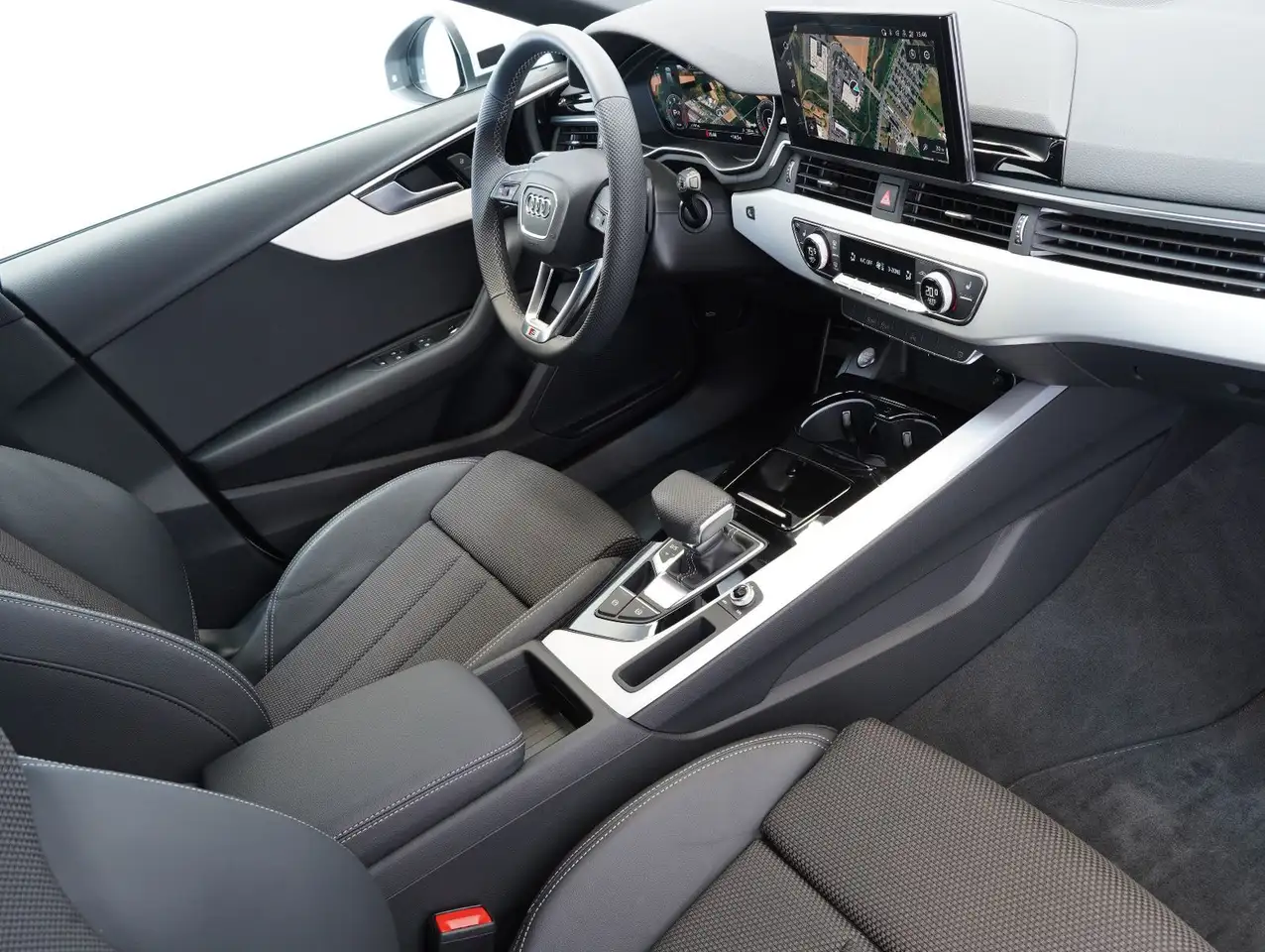 Audi A4 Avant 35 TDI S line Competition Edition AHK 13