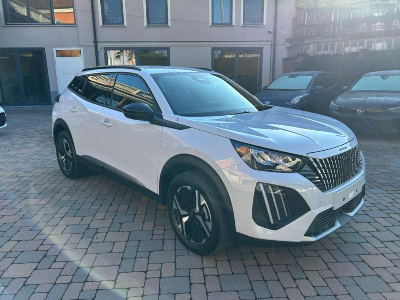 Peugeot 2008 PROMO FINANZ.Hybrid 145 e-DCS6 Allure KM 0