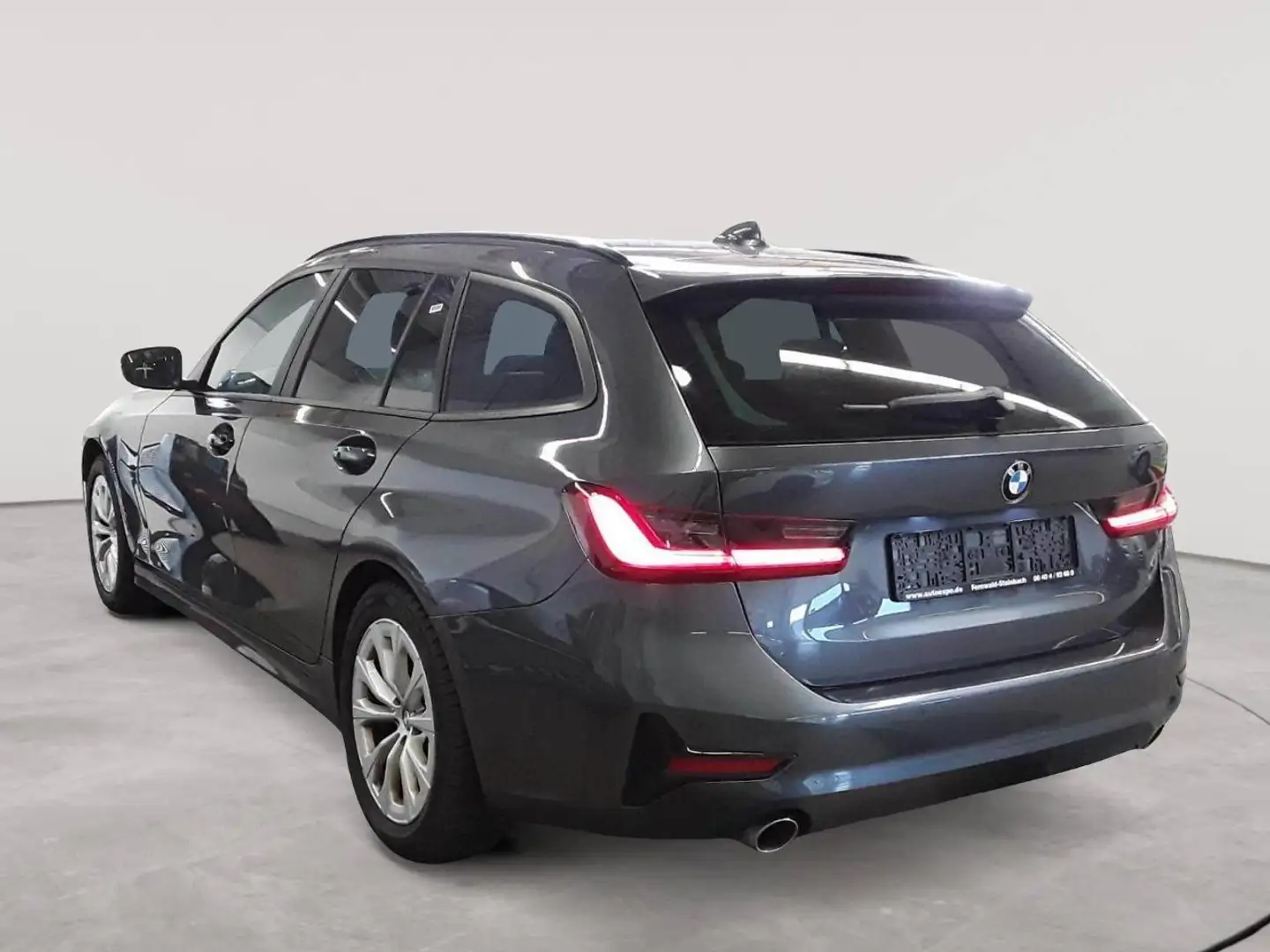 BMW 318 318d Touring Aut. Advantage Navi SHZ LED Grau - 2