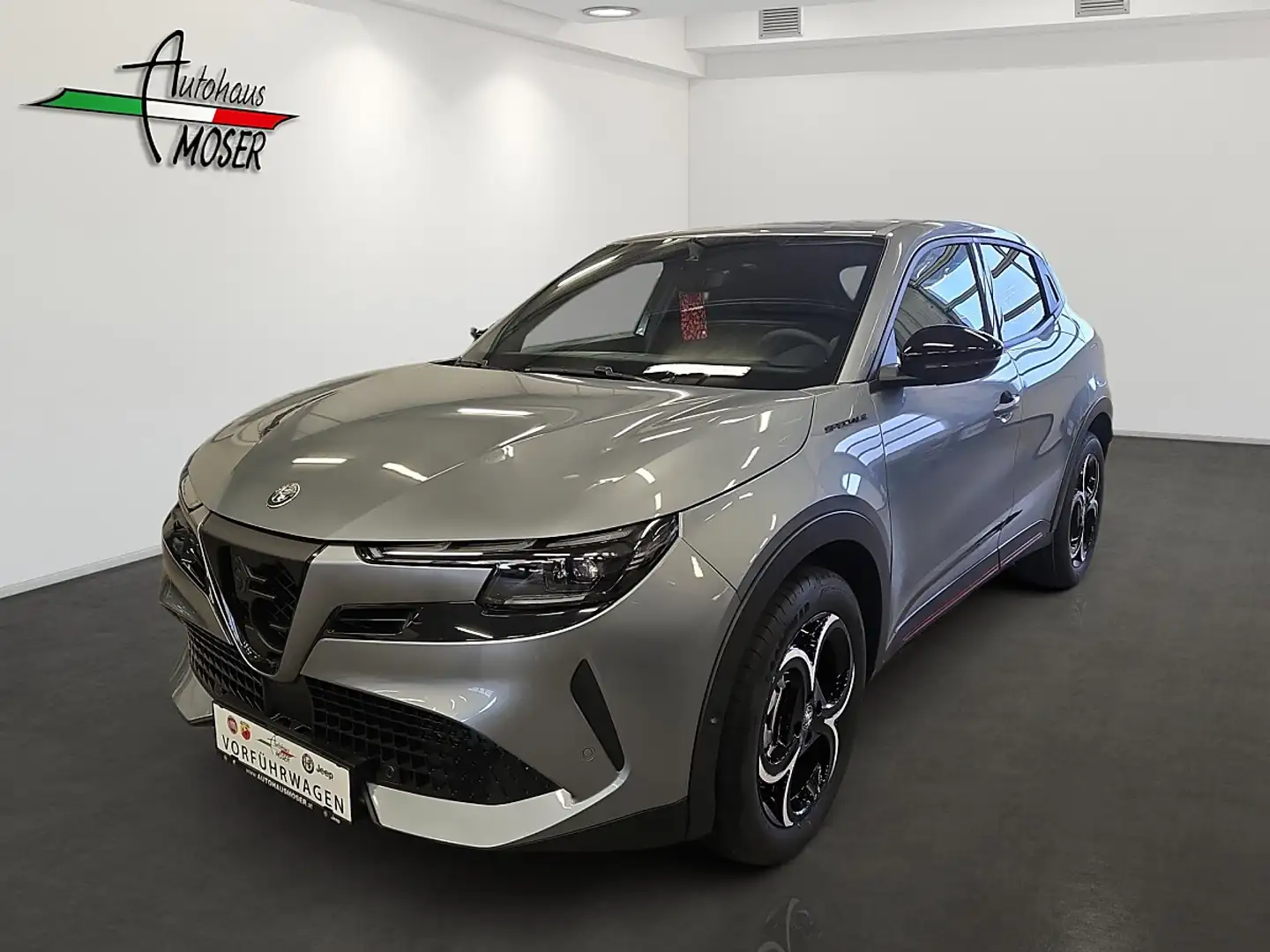 Alfa Romeo Junior Ibrida Speciale 1.2 MHEV e-DCT6 Grau - 1