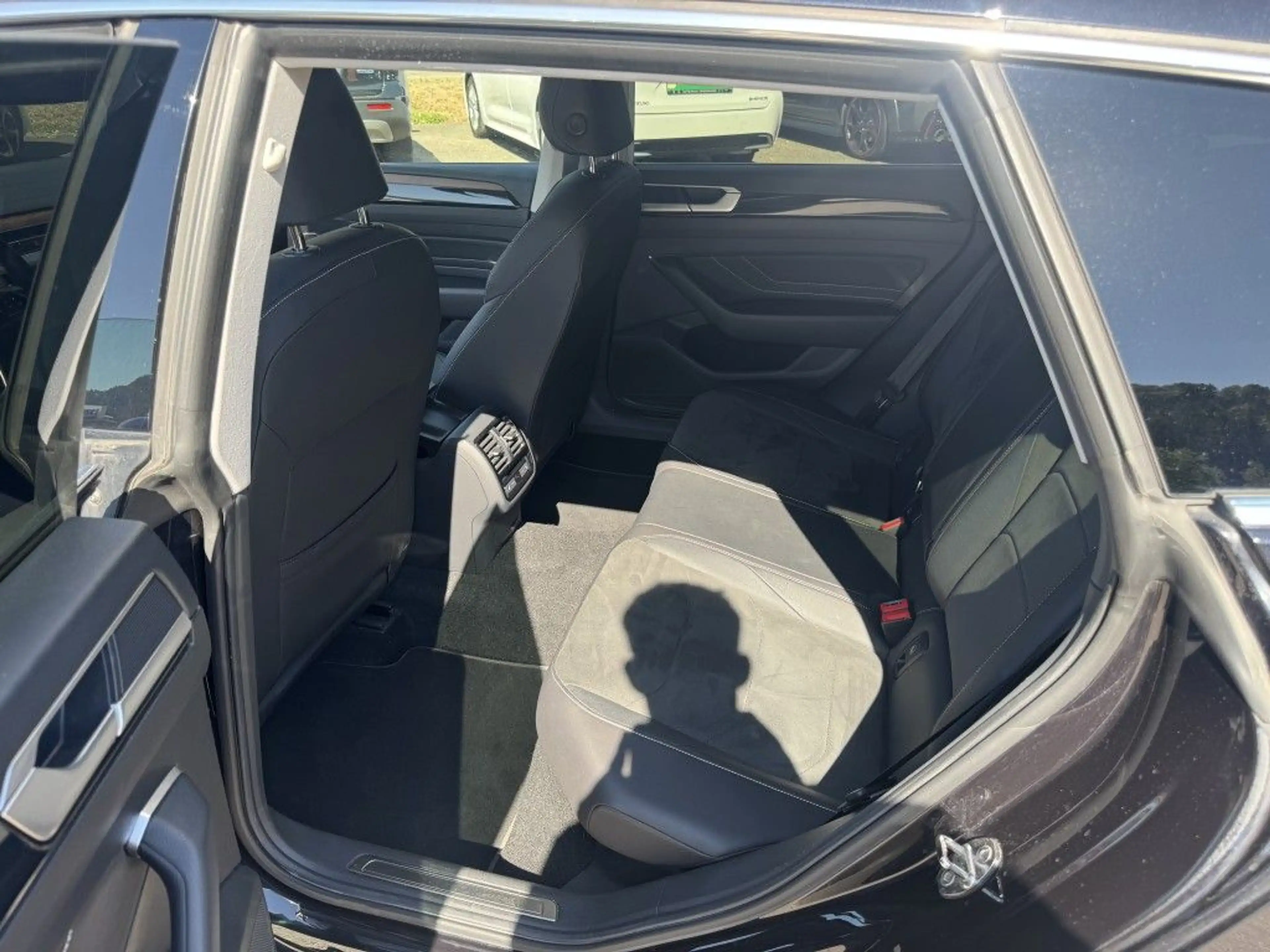 Volkswagen Arteon Shooting Brake 2.0 TDI SCR 4Motion DSG Elegance — photo 15