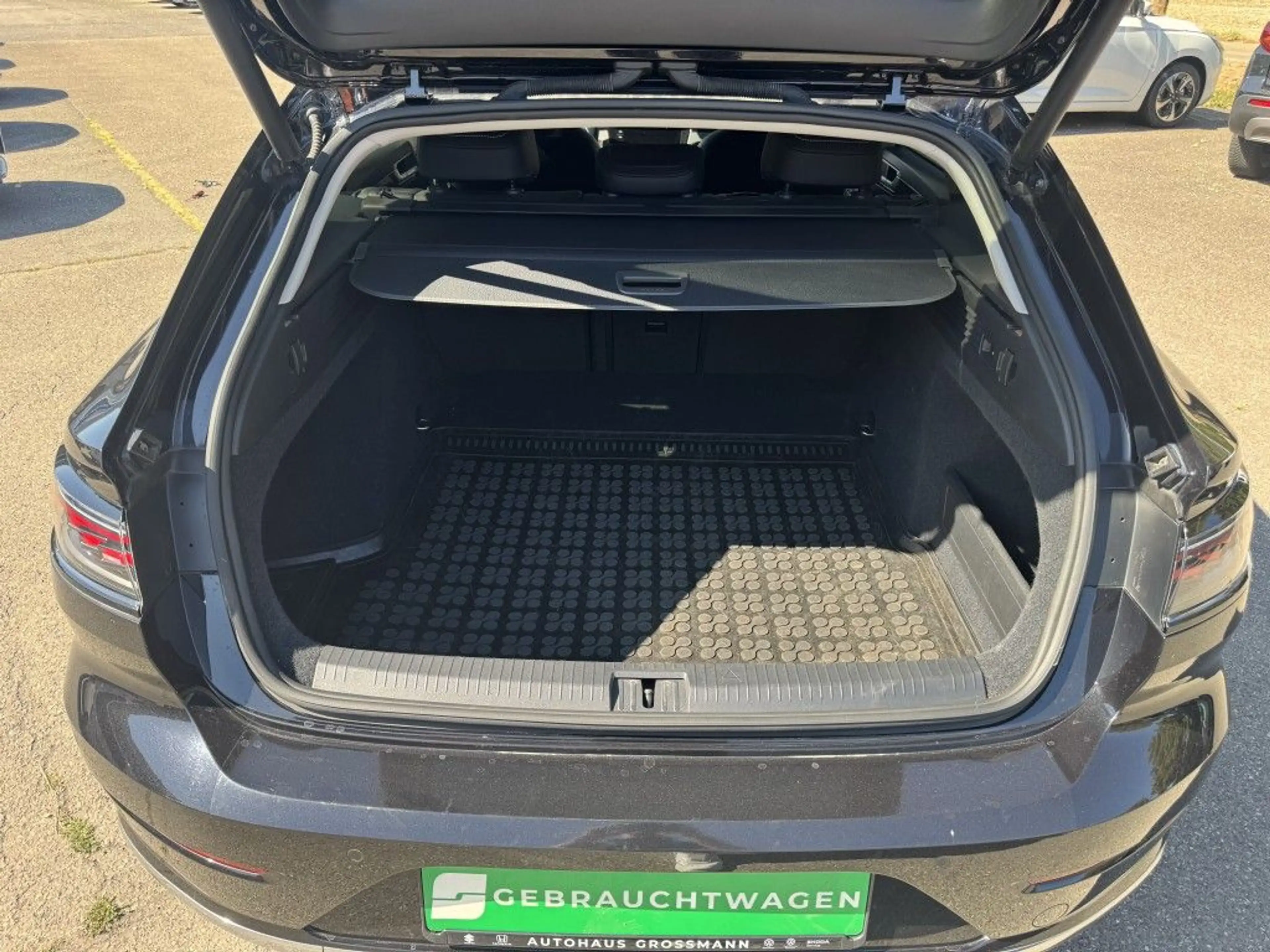 Volkswagen Arteon Shooting Brake 2.0 TDI SCR 4Motion DSG Elegance — photo 6