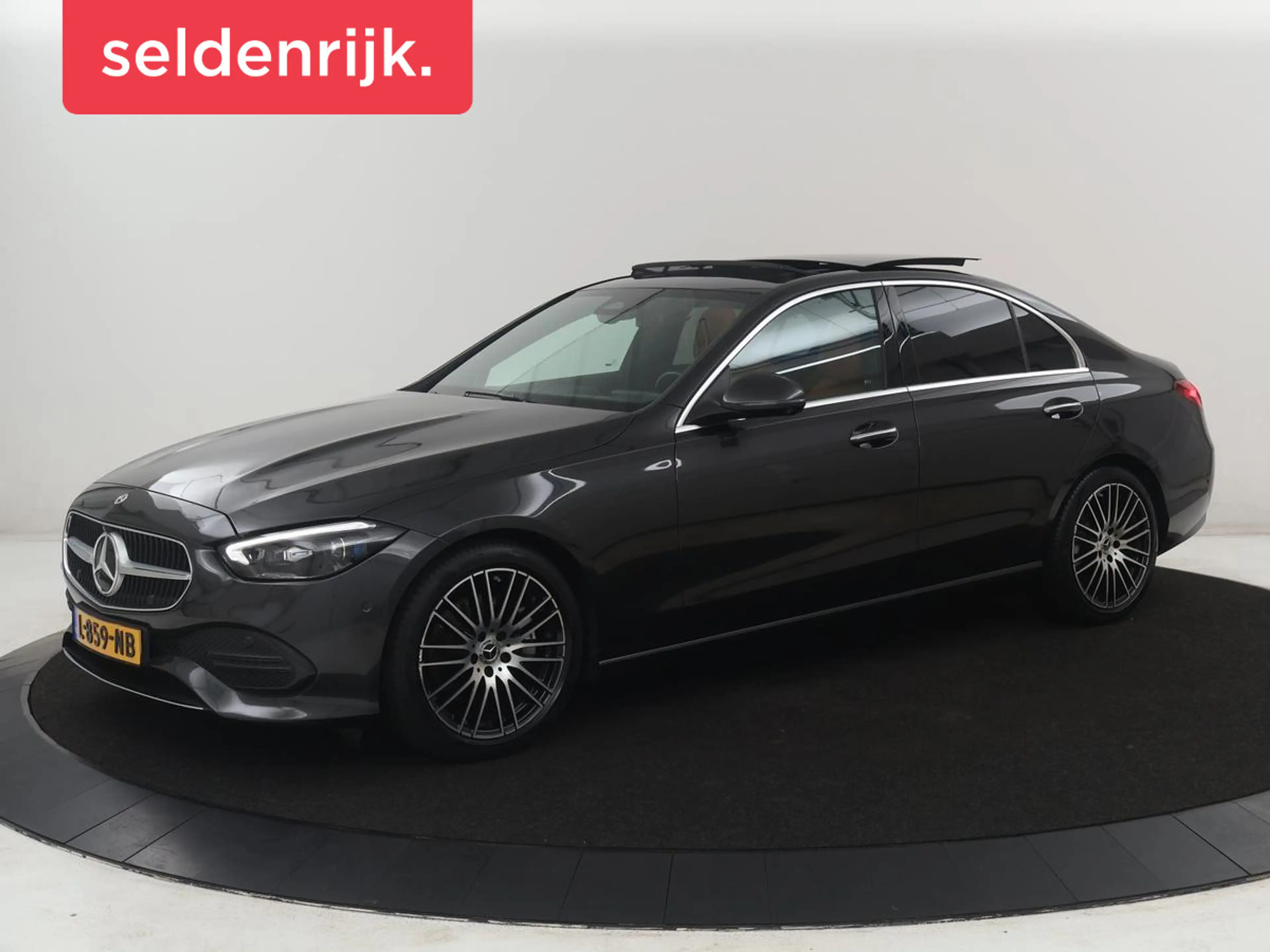 Mercedes-Benz C 200 | Panoramadak | Leder | Memory | Adaptive cruise |