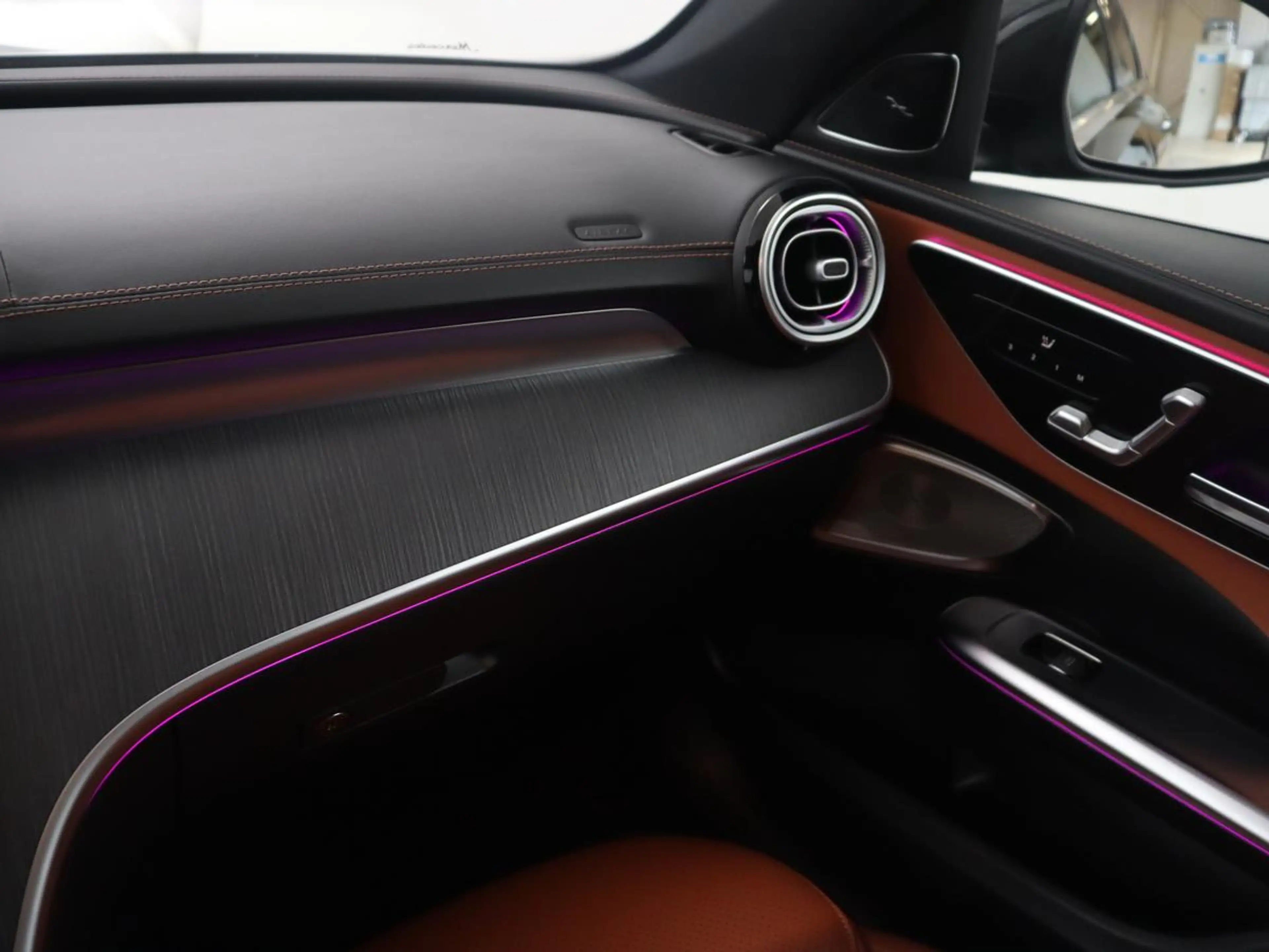 Mercedes-Benz C 200 | Panoramadak | Leder | Memory | Adaptive cruise | — photo 32