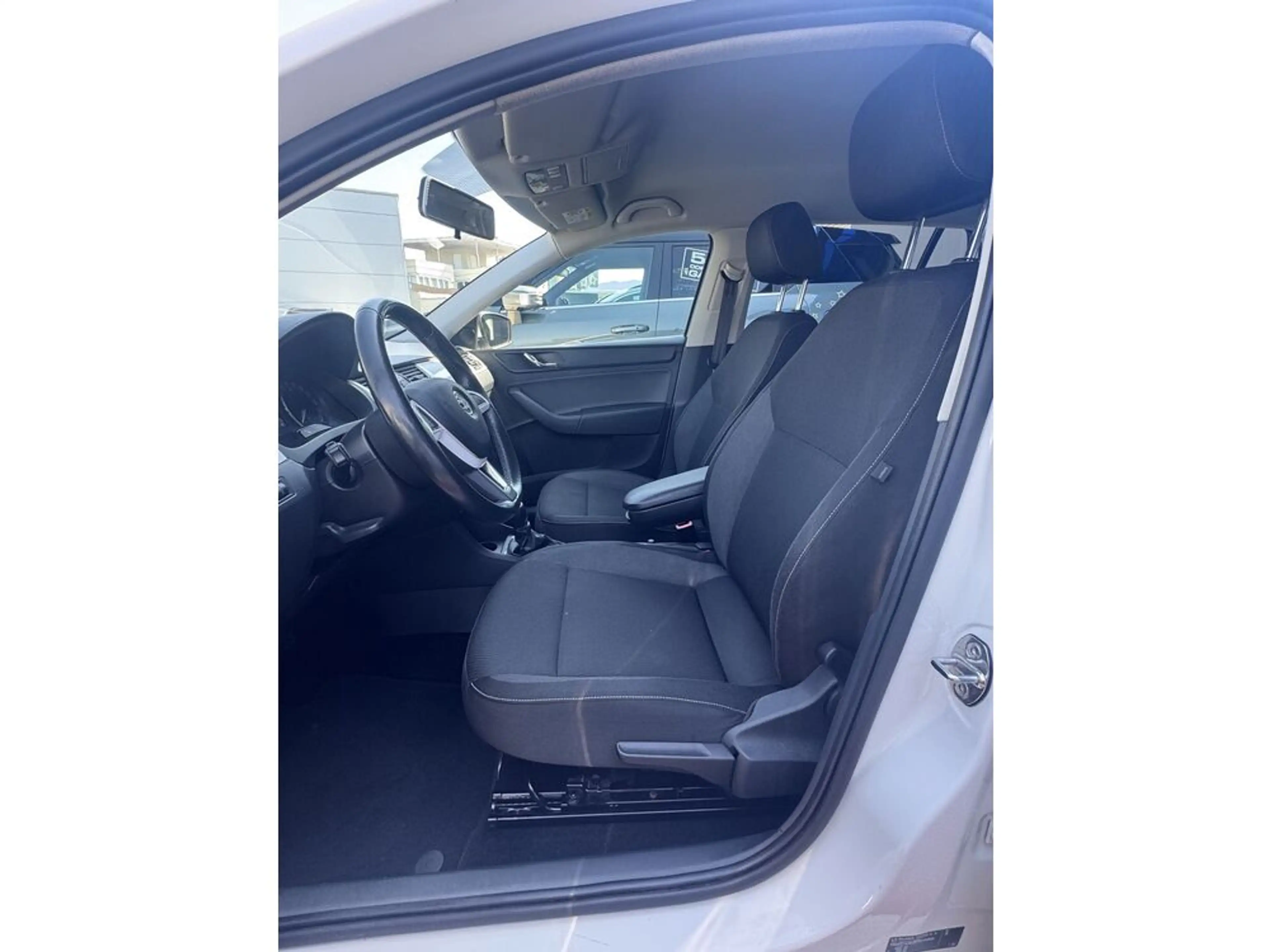 Skoda Rapid/Spaceback Ambition — photo 5