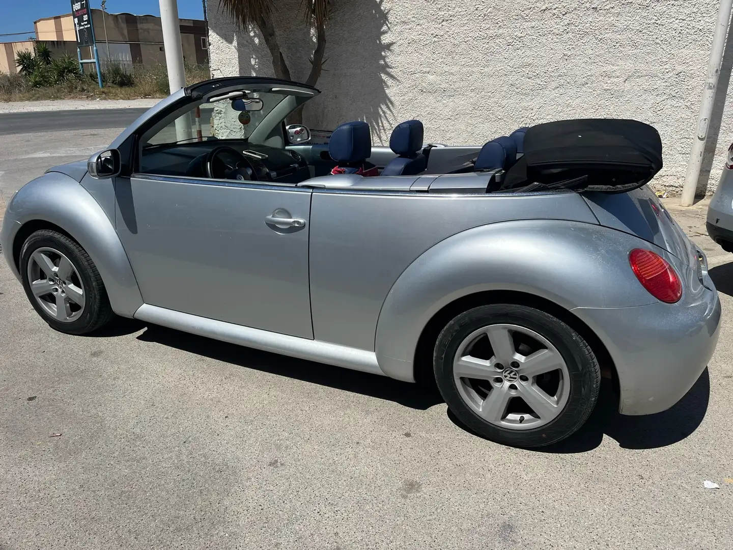 Volkswagen New Beetle Cabrio 1.6 - 1