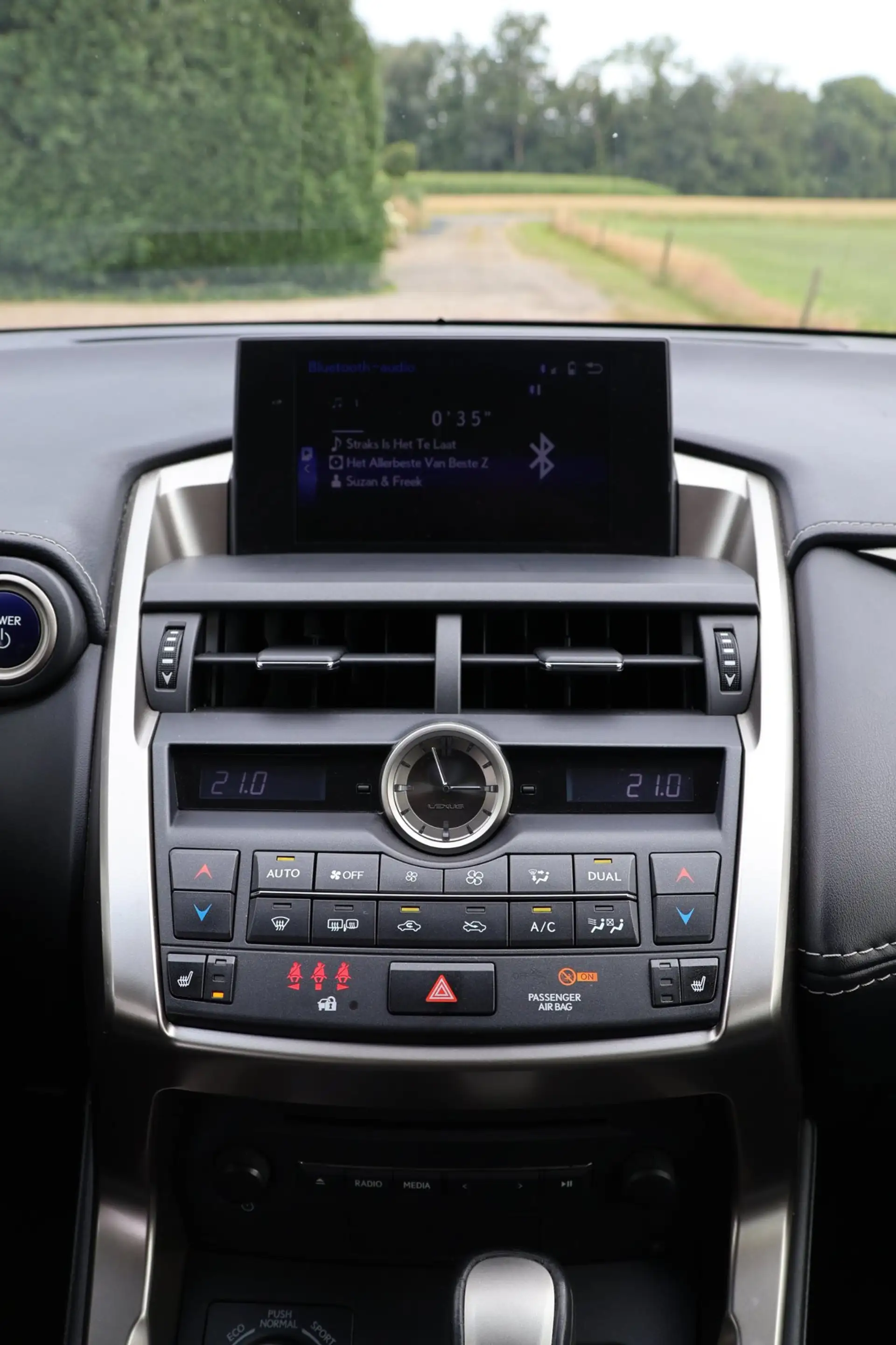 Lexus NX 300h AWD 25th Edition|Trekhaak|Leer|Dealer onderhouden| — photo 16