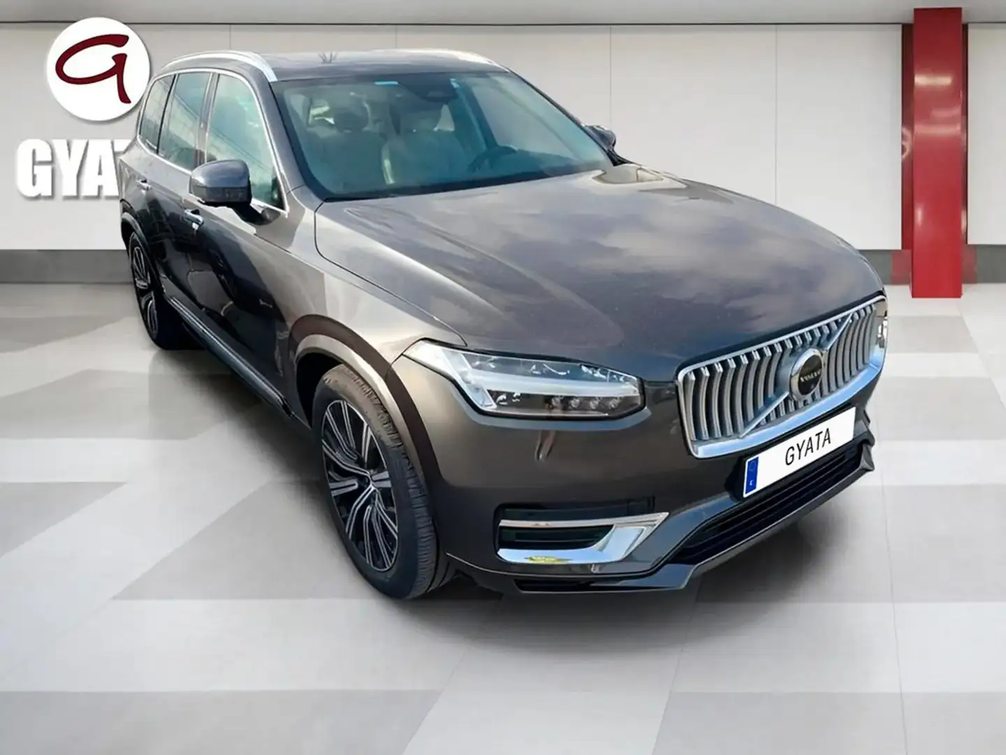 Volvo XC90 B5 Plus Bright AWD Aut. Gris - 2