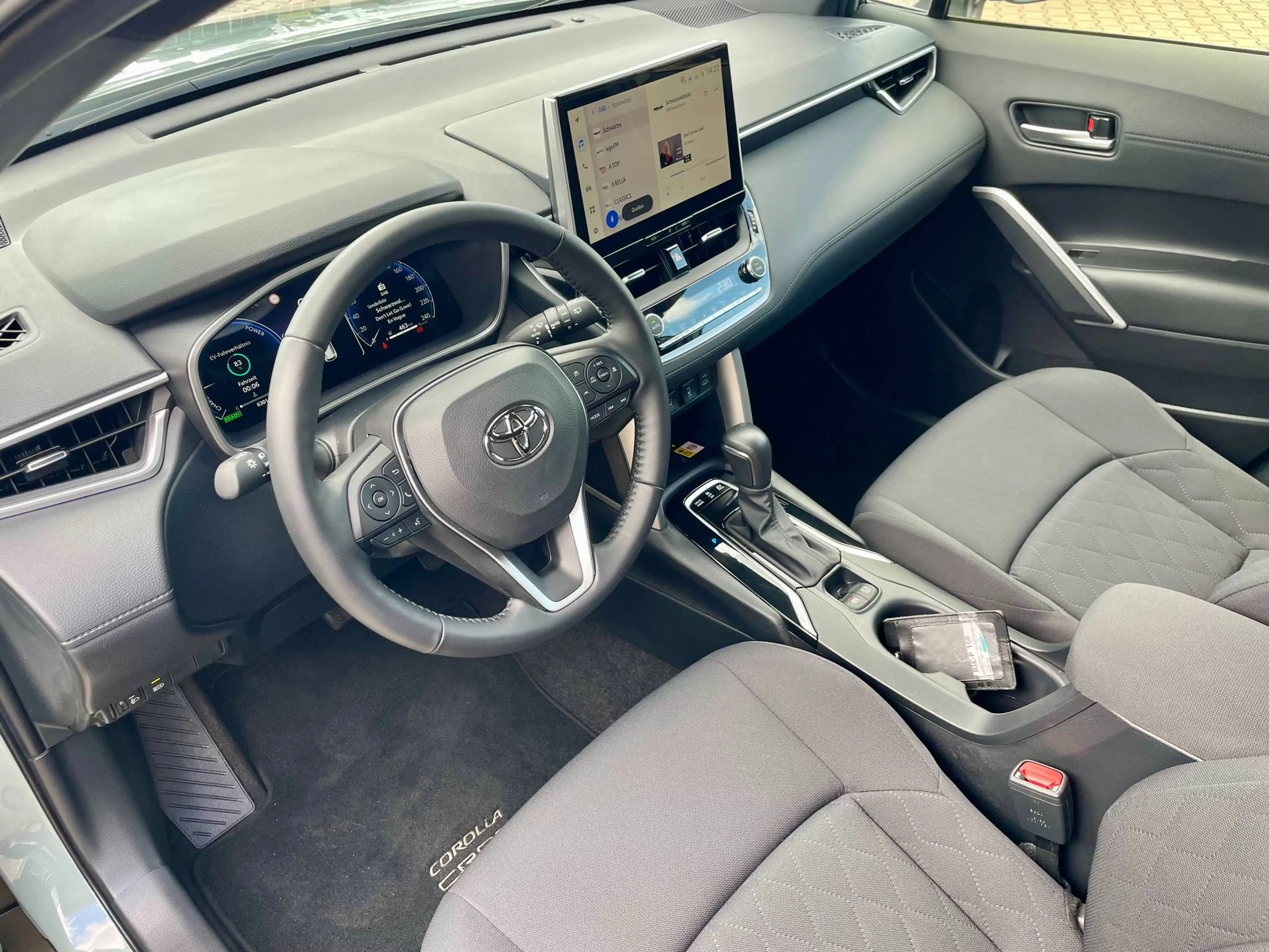 Toyota Corolla Cross Hybrid Team PREMIUM*LED*CARPLAY — photo 11