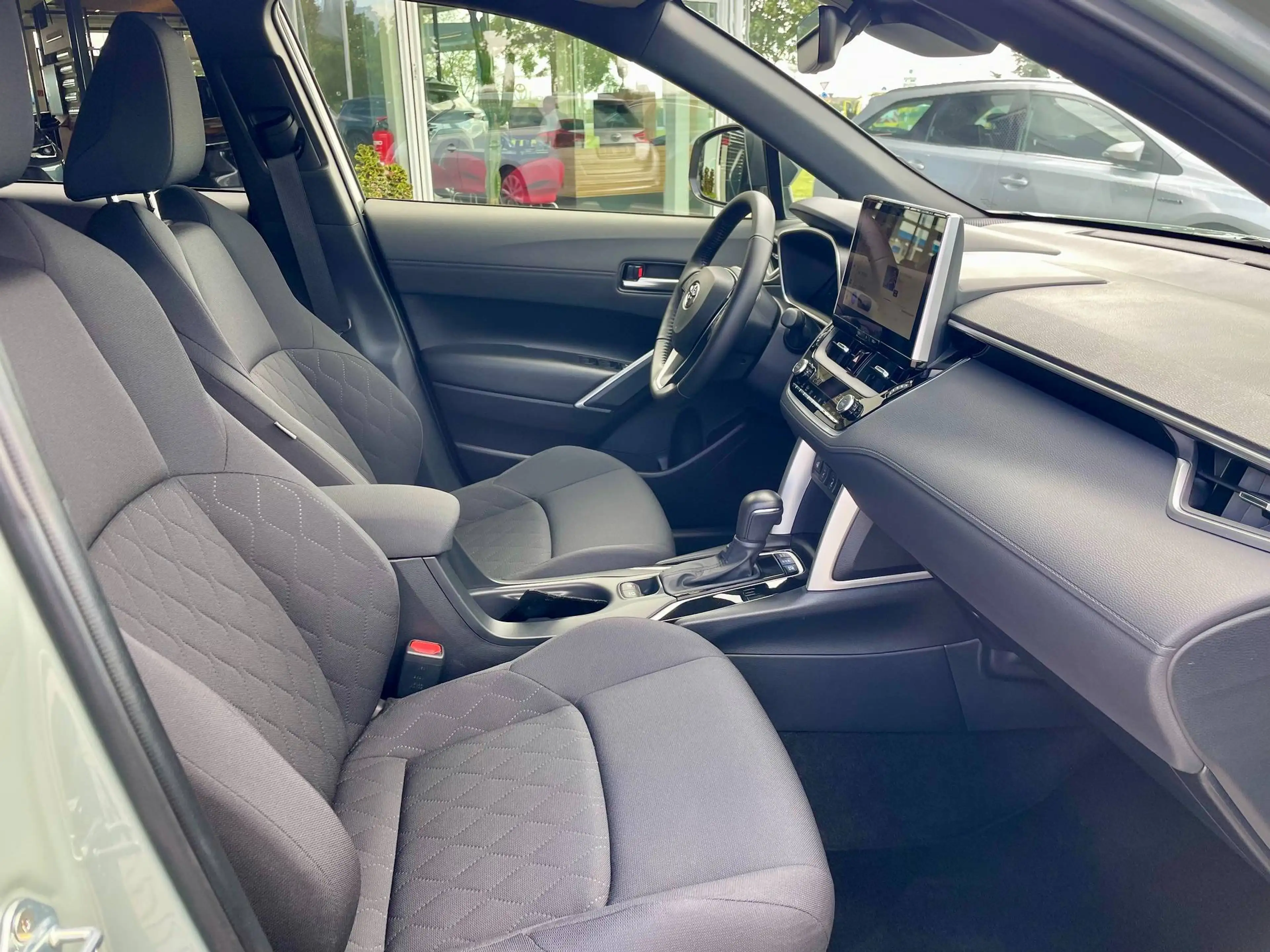 Toyota Corolla Cross Hybrid Team PREMIUM*LED*CARPLAY — photo 9