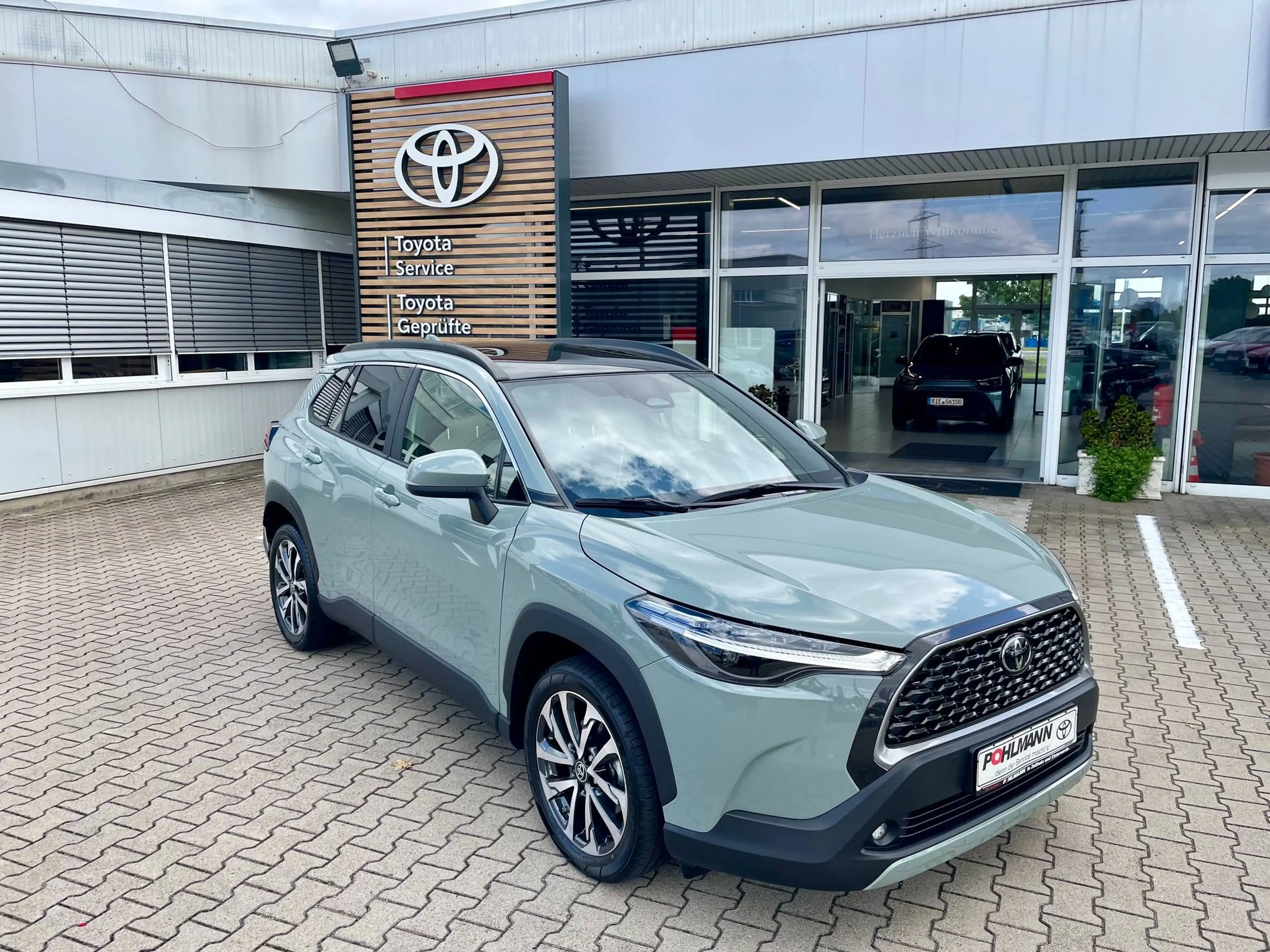 Toyota Corolla Cross Hybrid Team PREMIUM*LED*CARPLAY — photo 2