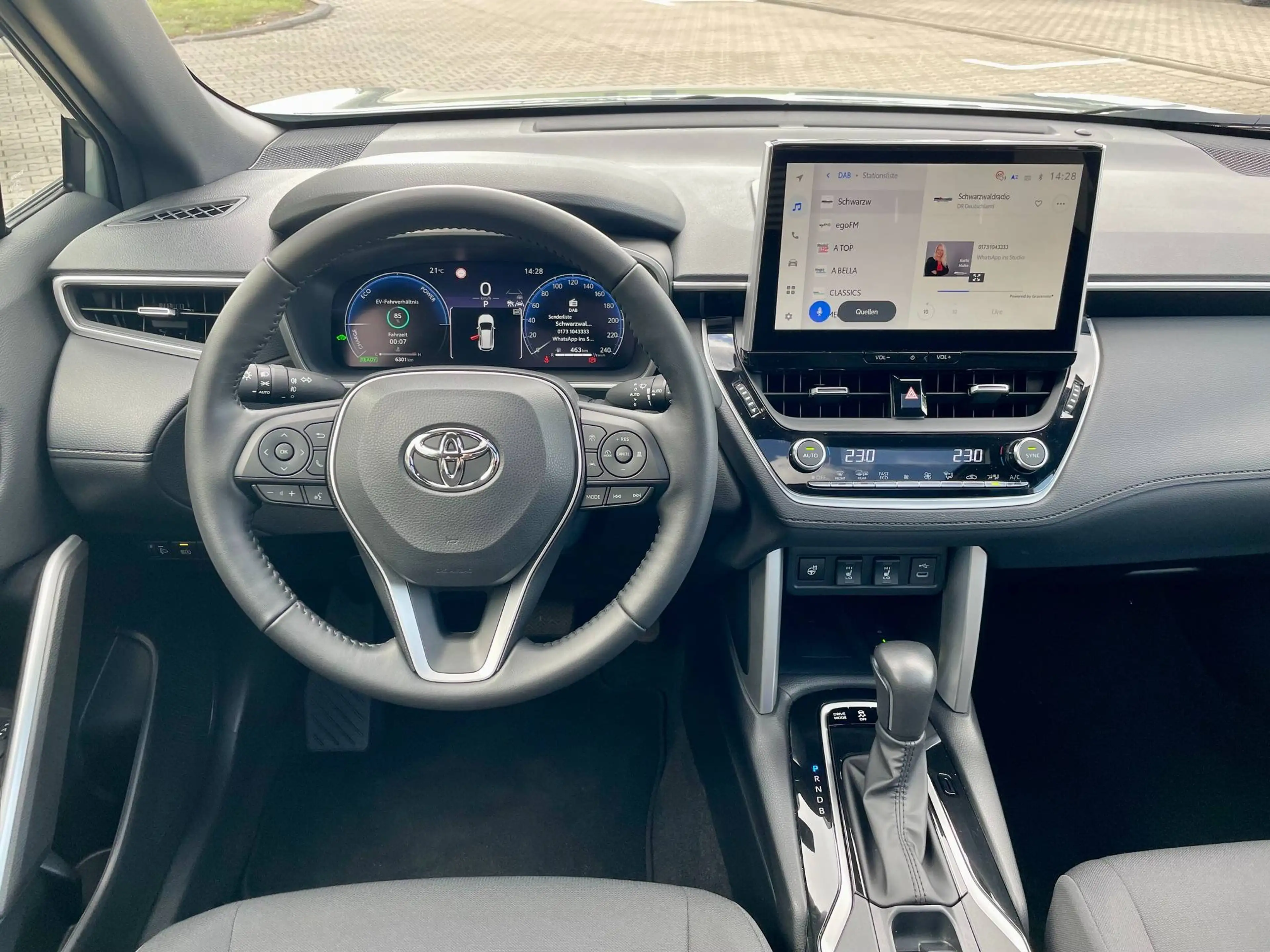 Toyota Corolla Cross Hybrid Team PREMIUM*LED*CARPLAY — photo 14