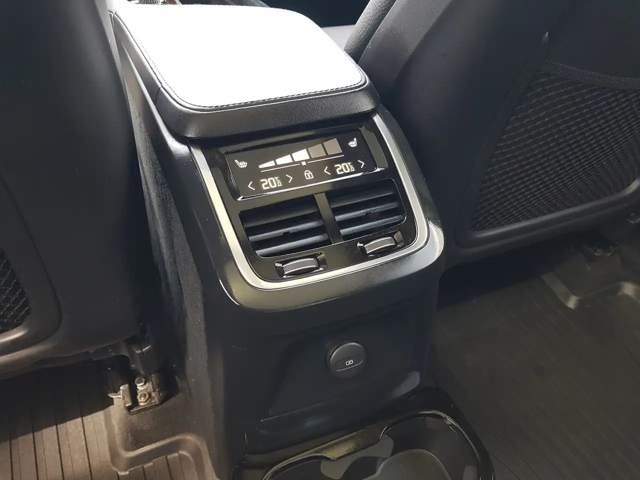 Volvo XC90 снимка Volvo XC90