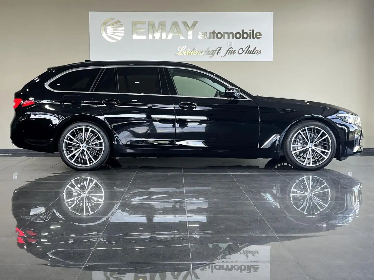 BMW 530 d Luxury Line //P.Dach/Leder/LED/Navi// Schwarz - 2