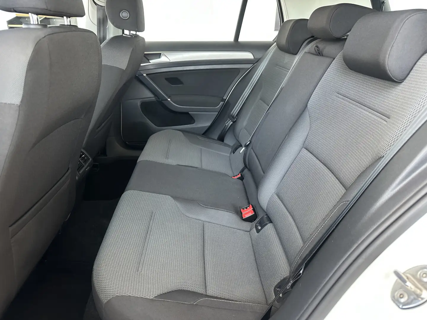 Volkswagen Golf 1.6 TDI 105 BlueMotion Technology FAP Confortline - 2