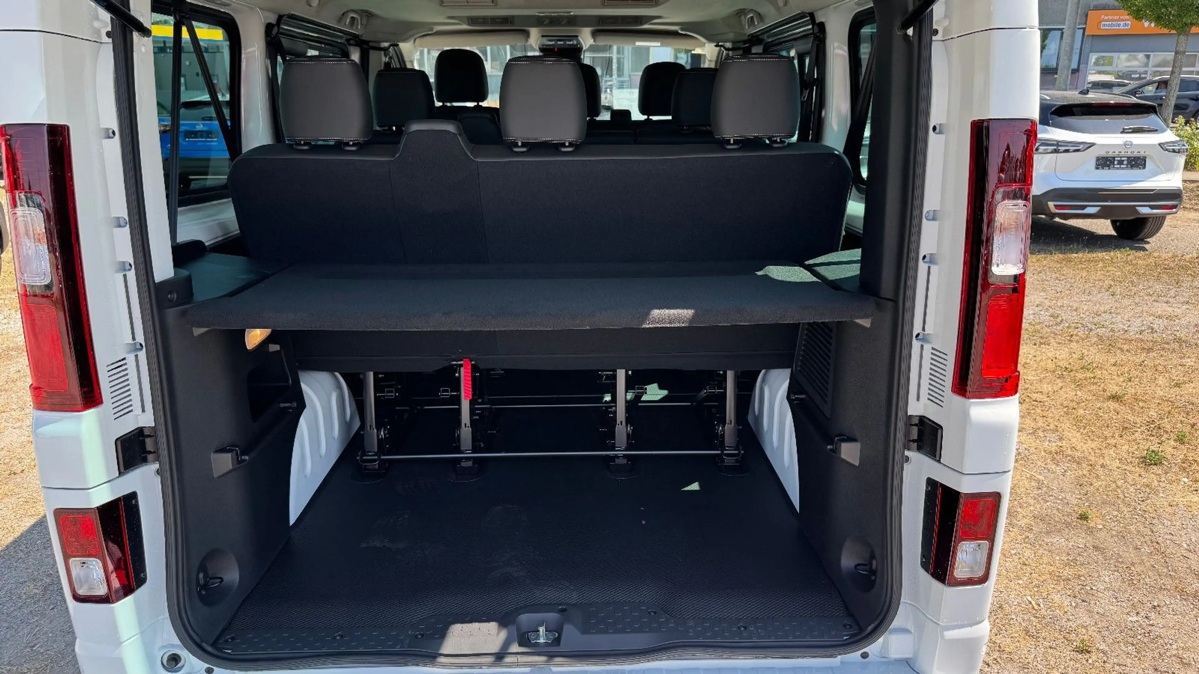 Nissan Primastar L1H1 dCi150 MT TEKNA 9S HK Design — photo 13