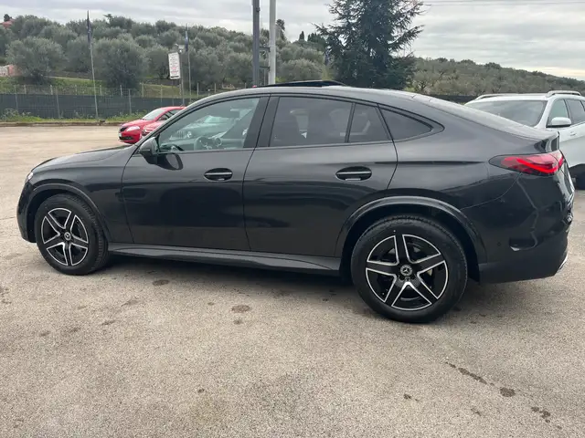 Mercedes-Benz GLC view 3
