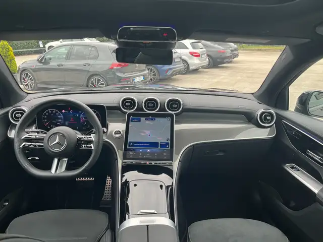 Mercedes-Benz GLC view 12