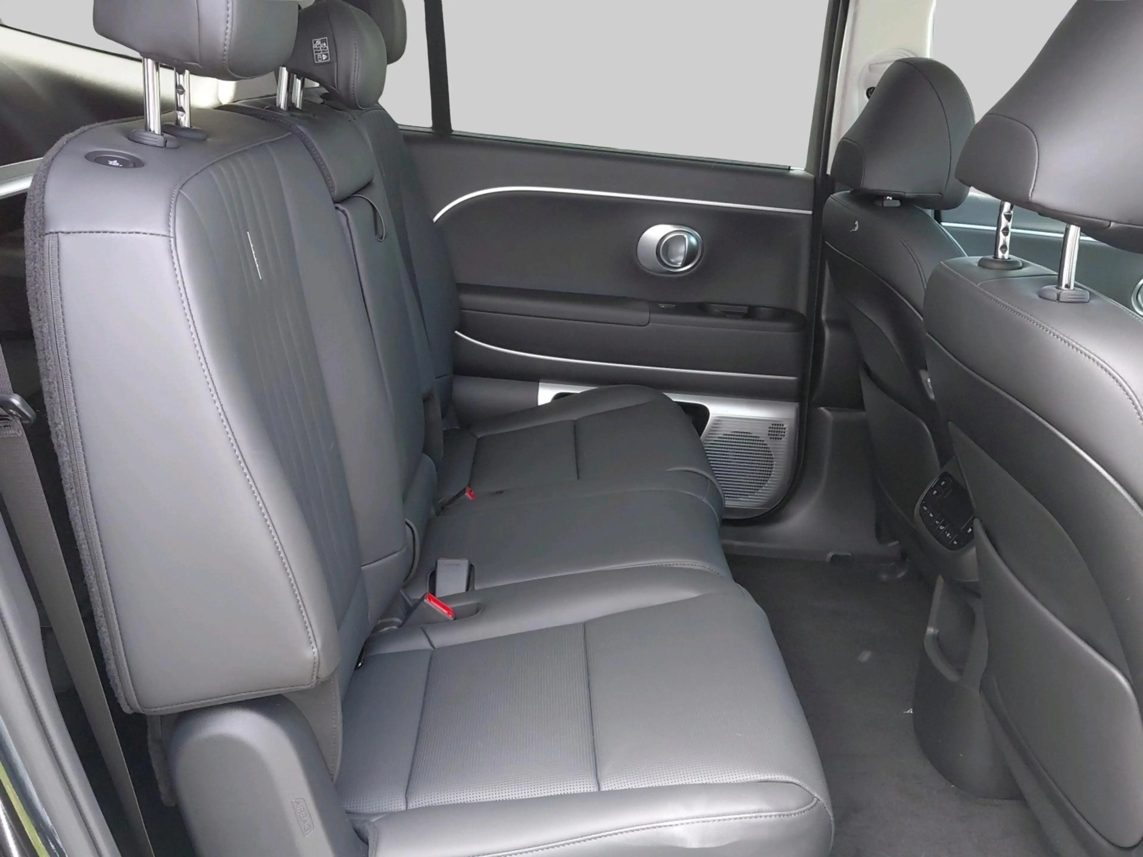 Hyundai IONIQ 9 Lounge AWD 7p. 110.3 kWh VAN €81.990 VOOR €76.990 — photo 14