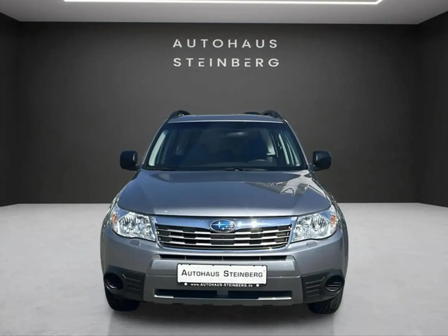 Subaru Forester Active AUTOMATIK+SITZHEIZUNG+ALU+AHK Silver - 2