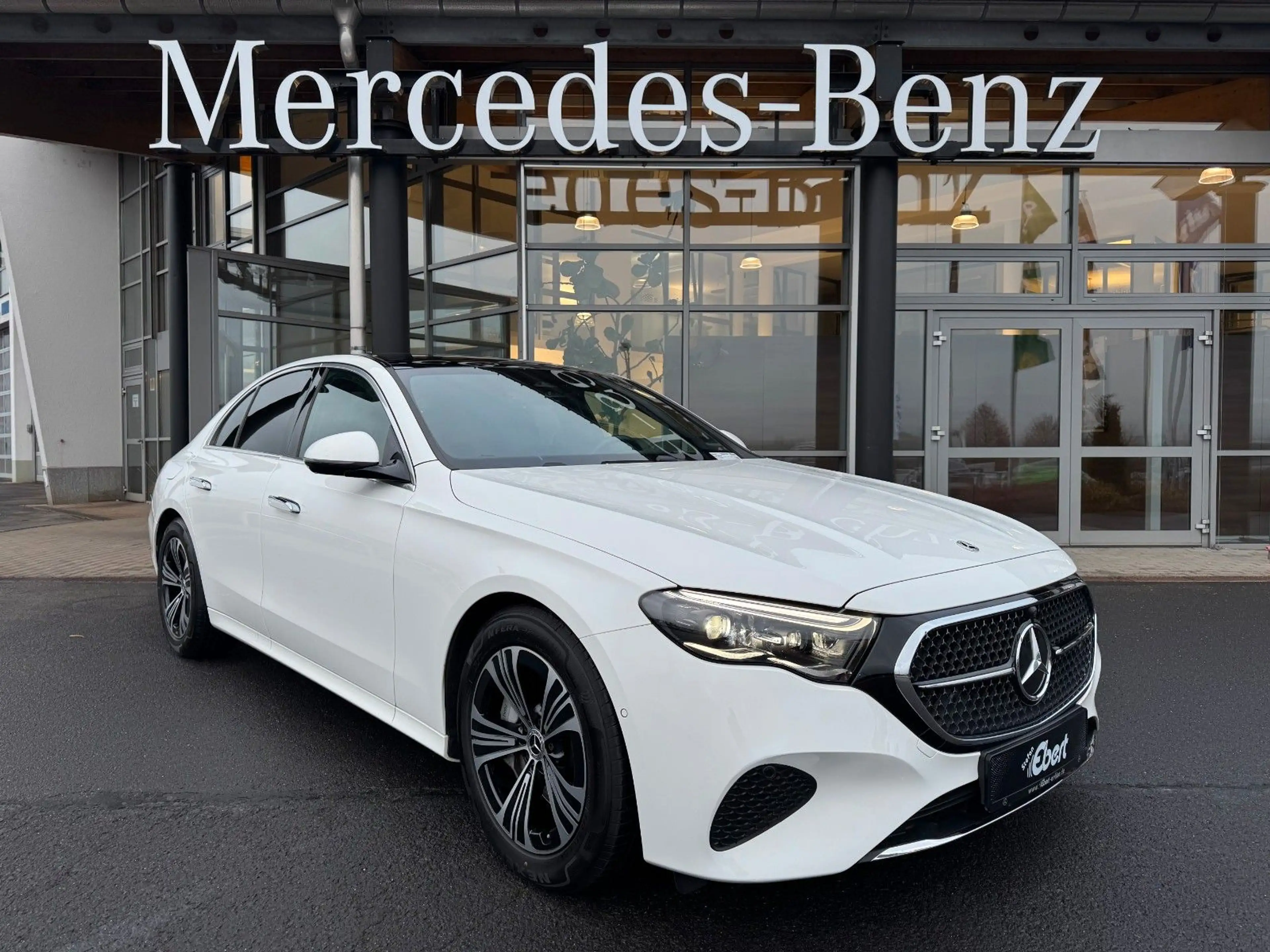 Mercedes-Benz E 450 4M Avantgarde+Pano+DistrPro+Digital+360 — photo 2